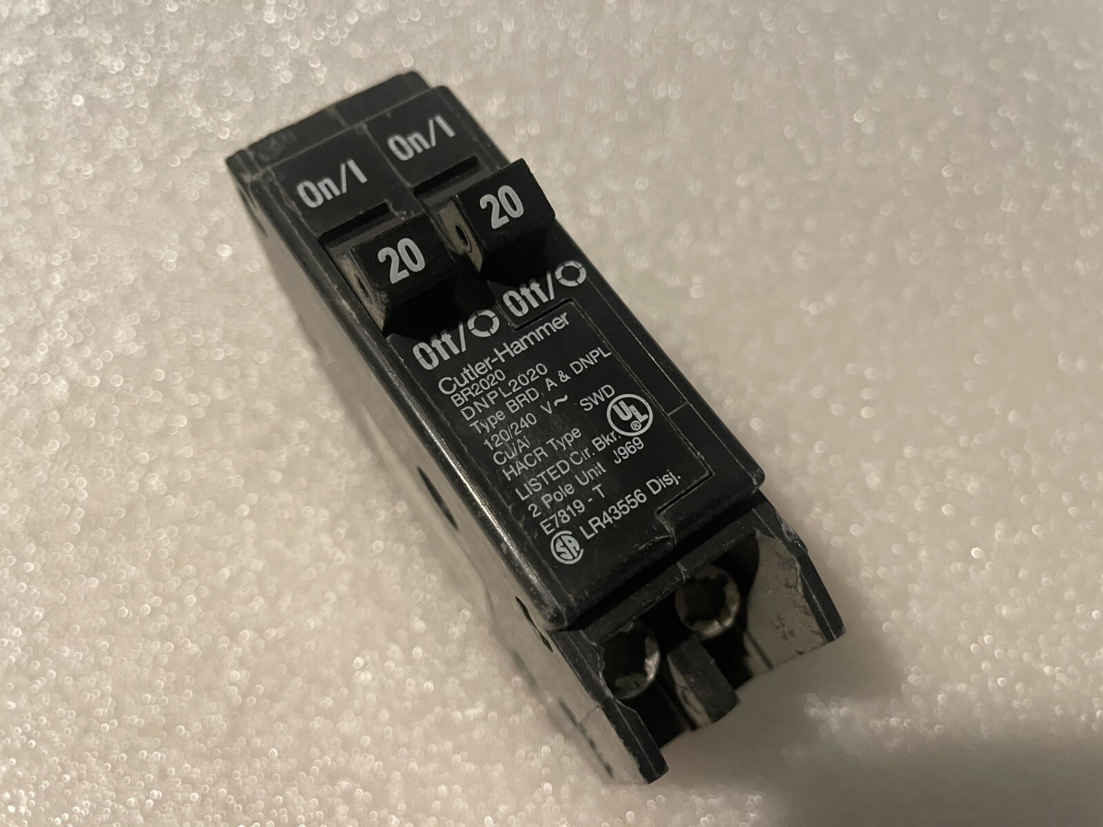 Cutler Hammer BR2020 1 Pole Twin 20 A 120V Plug In Type BRD-DNPL Breaker CTL