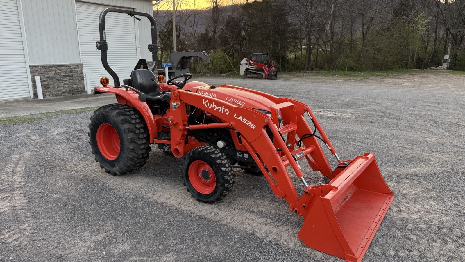 2023 KUBOTA L3302 TRACTOR WITH LA526 LOADER – 4X4 – HYDROSTATIC – LOW HR MACHINE