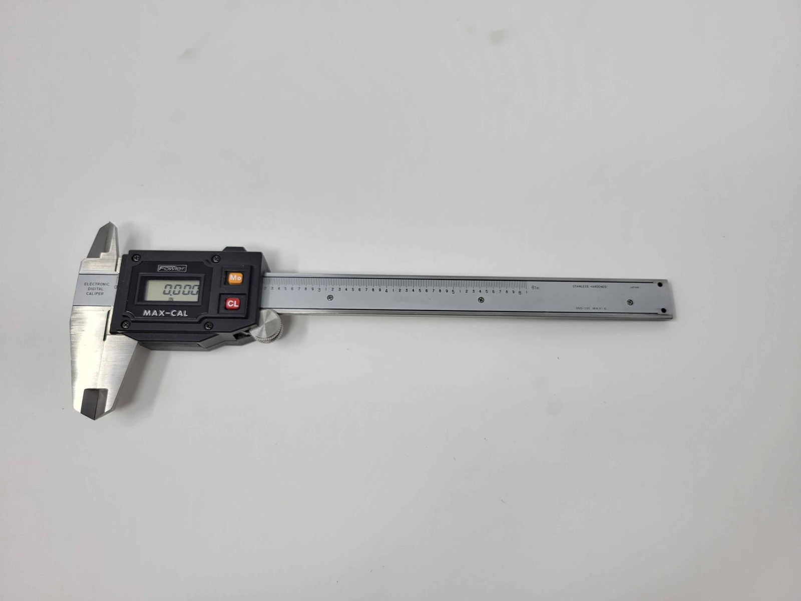 Fowler MAX-CAL Digital Caliper 0-6 in, 0.0005 in Resolution w/ Case