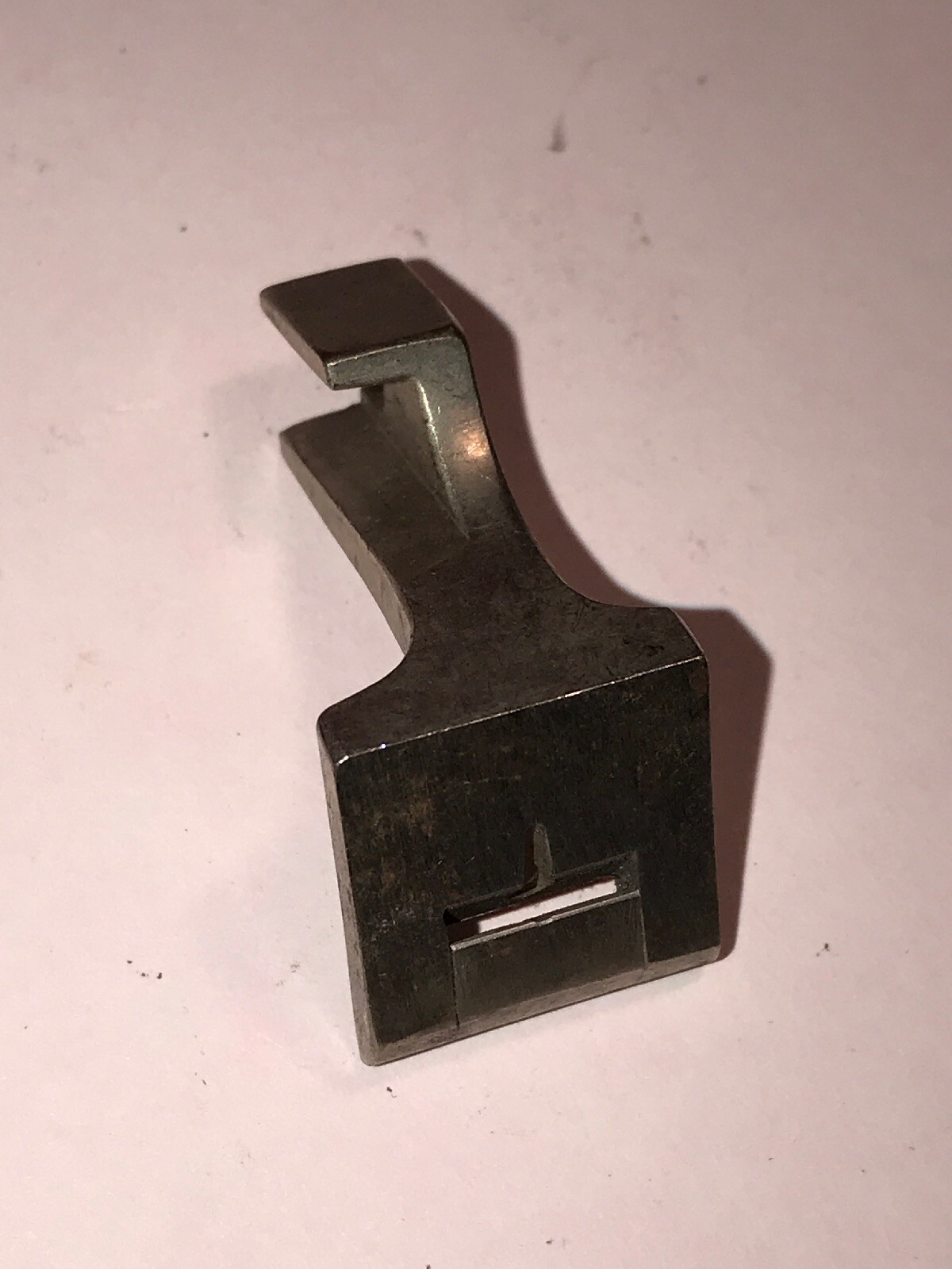 *NOS* 36773-SINGER-PRESSER FOOT-FOR SEWING MACHINES *FREE SHIPPING*