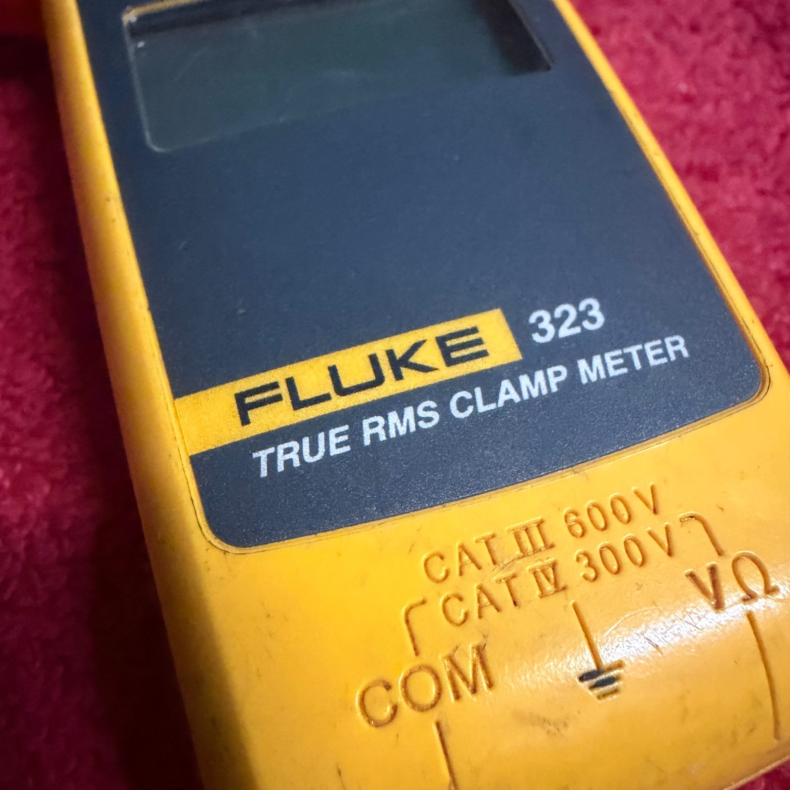 Fluke 323 Clamp Meter With Leads No Case