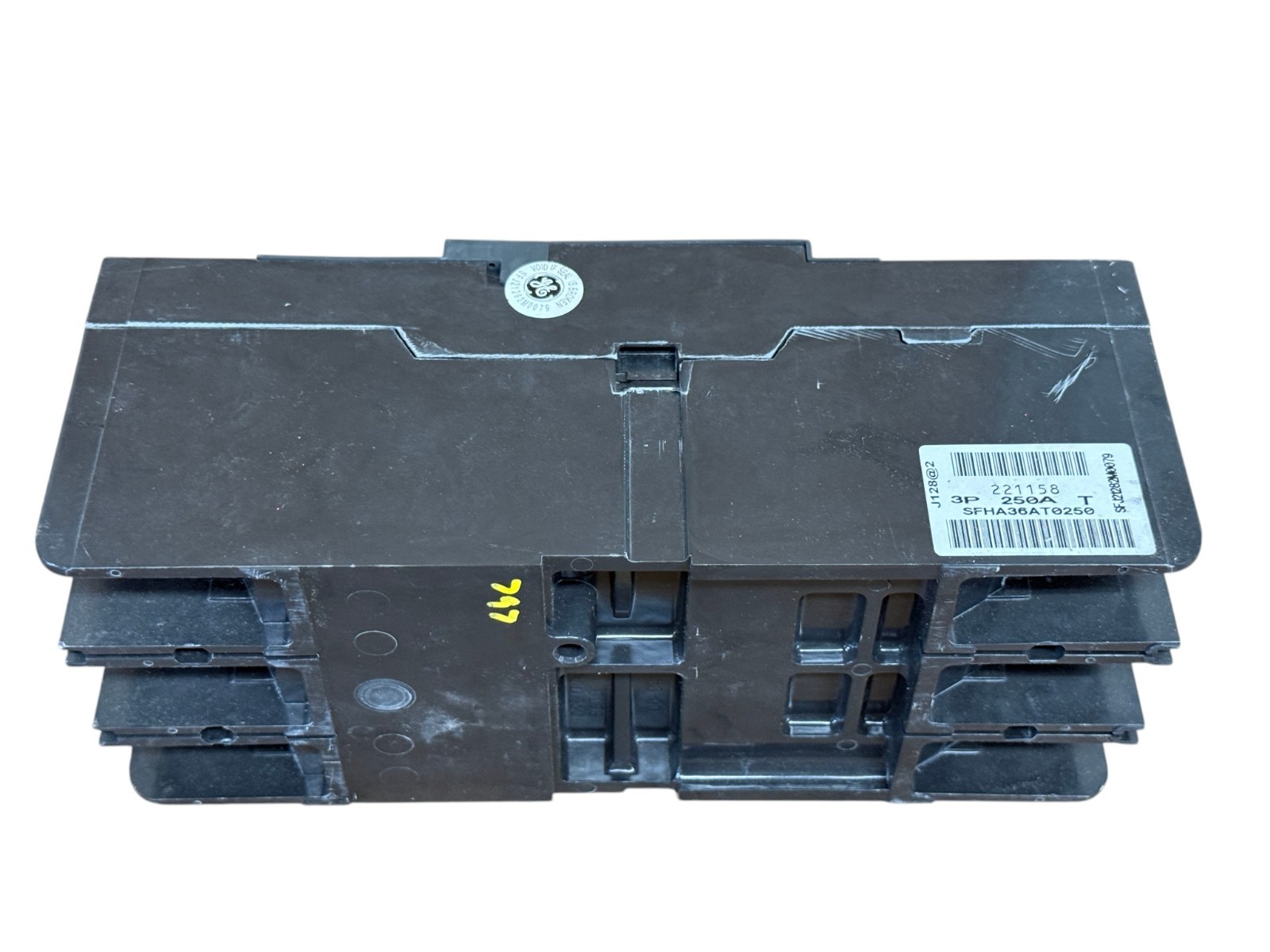 GE SFHA36AT0250 250A 3-PHASE 3-POLE 600V SPECTRA SFHA ELECTRONIC CIRCUIT BREAKER