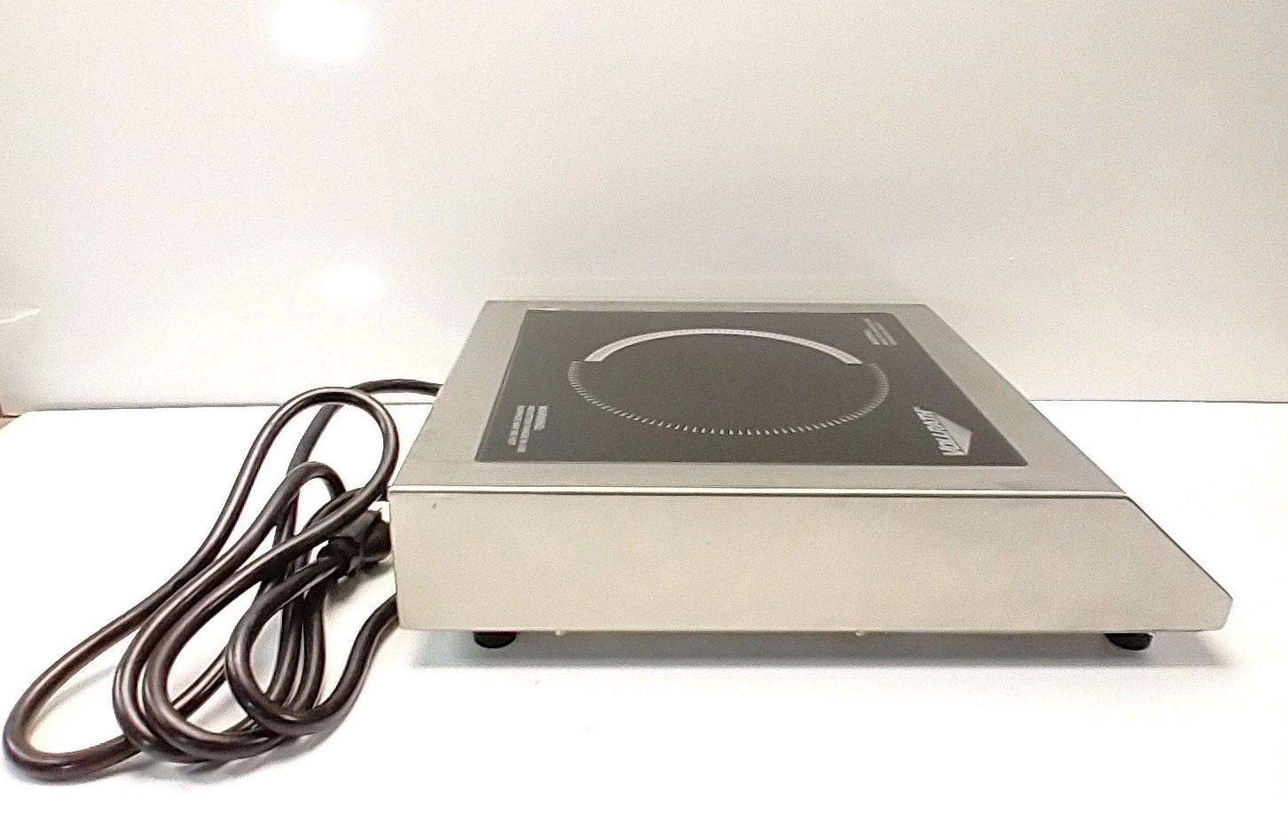 Vollrath 6954301 208V/240V 2200/2500W Commercial Induction Cooking