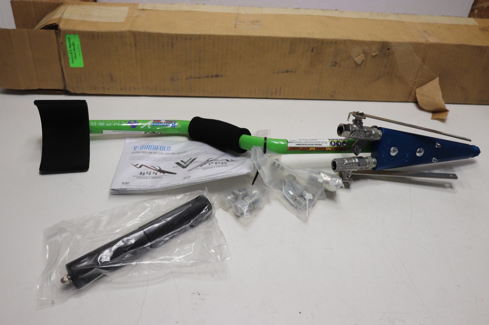 Patriot Jr V-Manifold Short Handled Two-Part Adhesive Applicator Tool Roofing