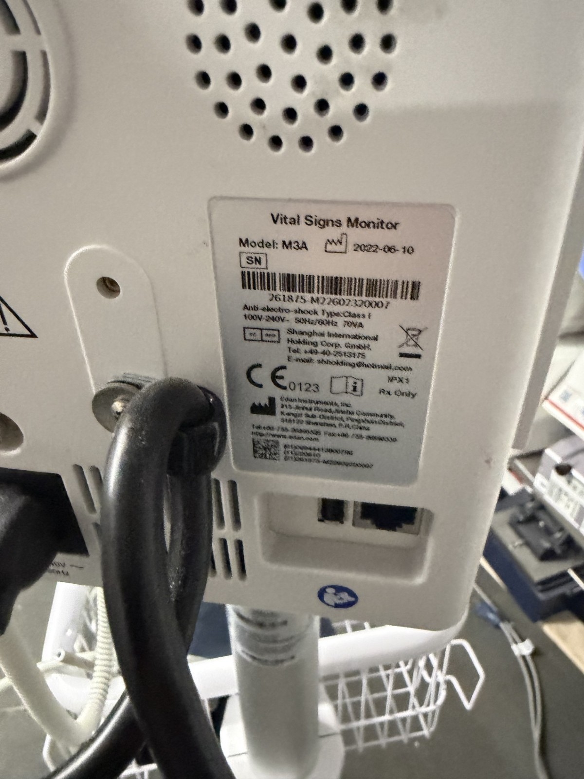 EDAN M3A VITAL SIGNOS MONITOR WITH ACCESSORIES AND CART
