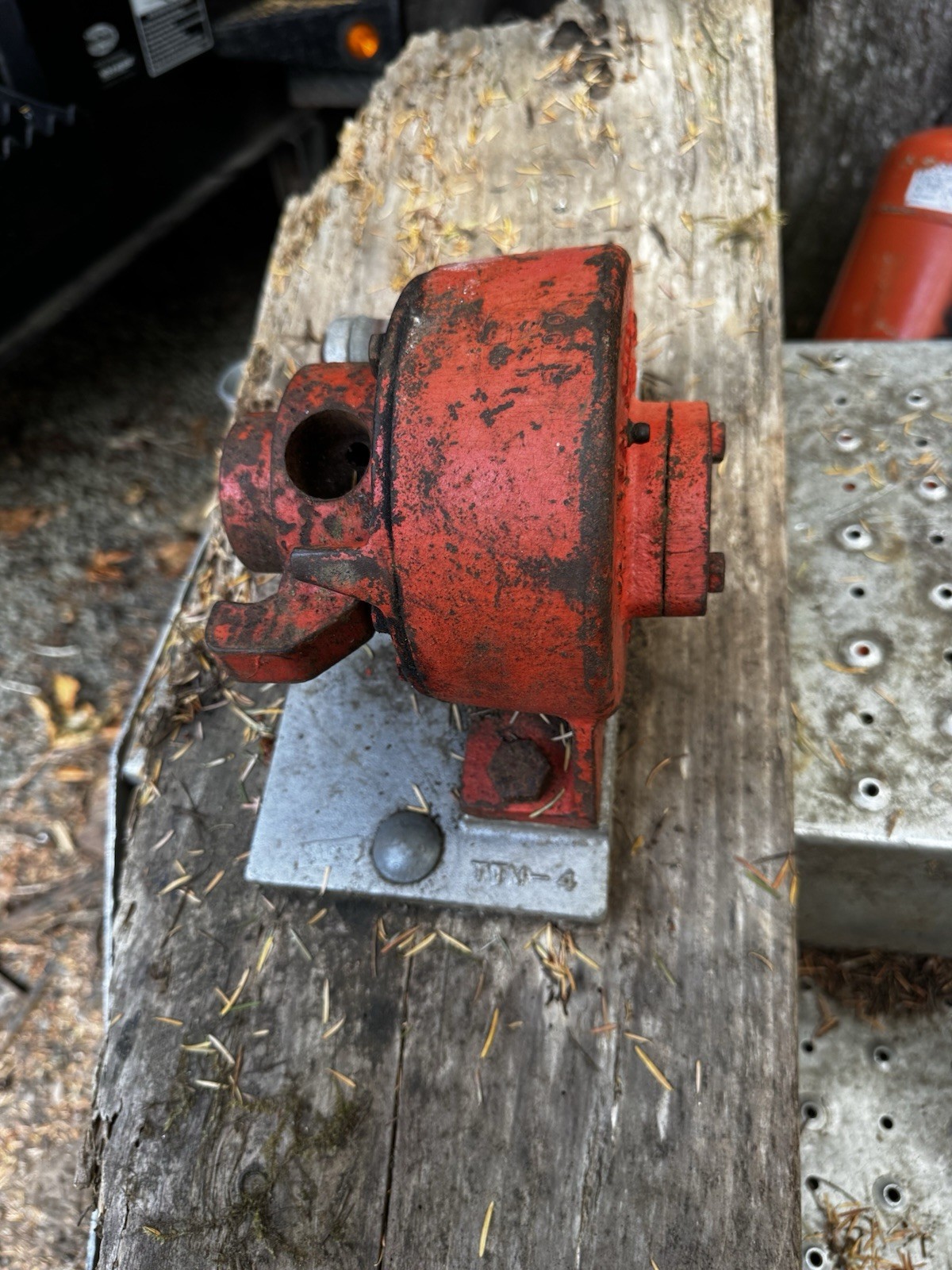 Tolman Tool Manufacturing TTM -4 Rebar Cutter & Bender #4 Rebar