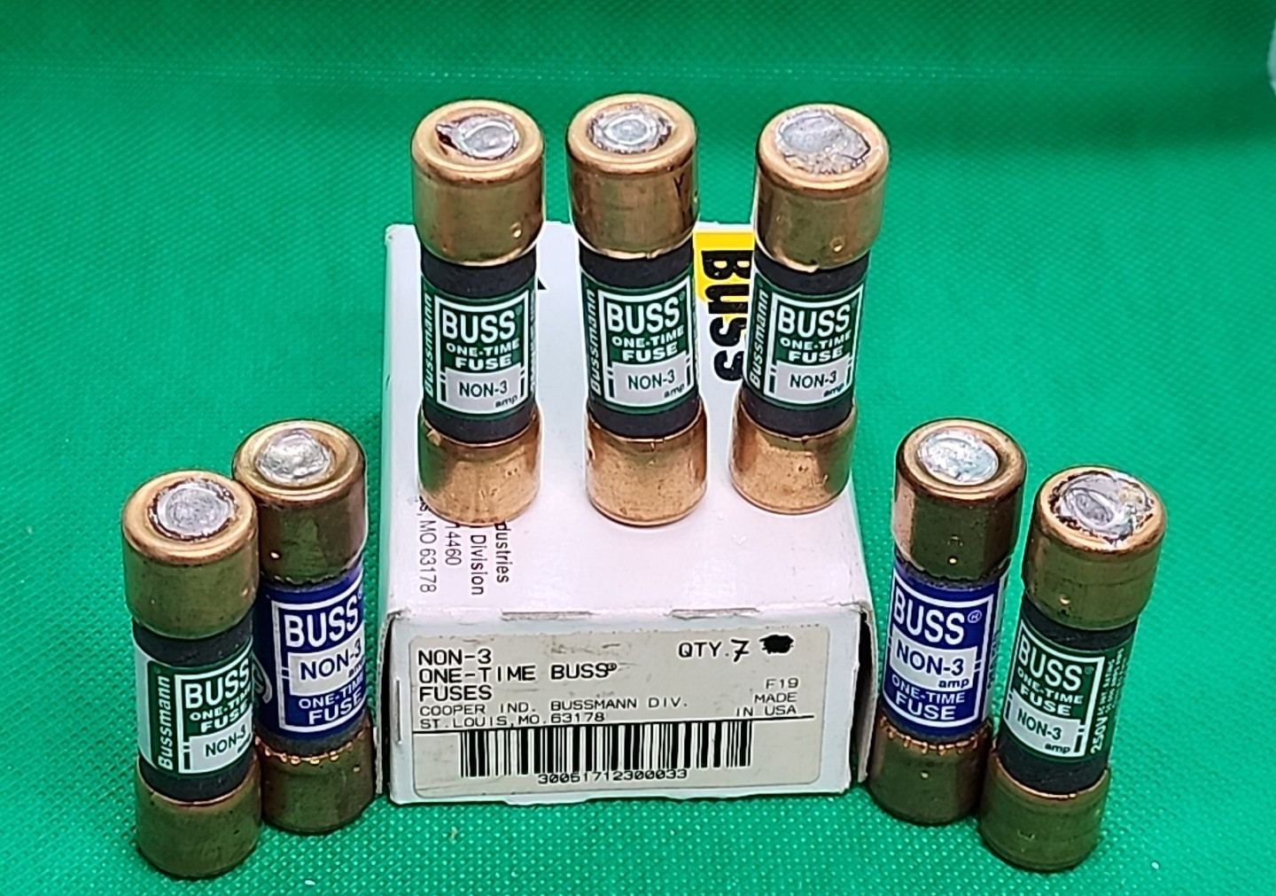 Lot of 7 – BUSSMANN BUSS NON-3 250V 3A ONE-TIME FUSE [MG5-3]