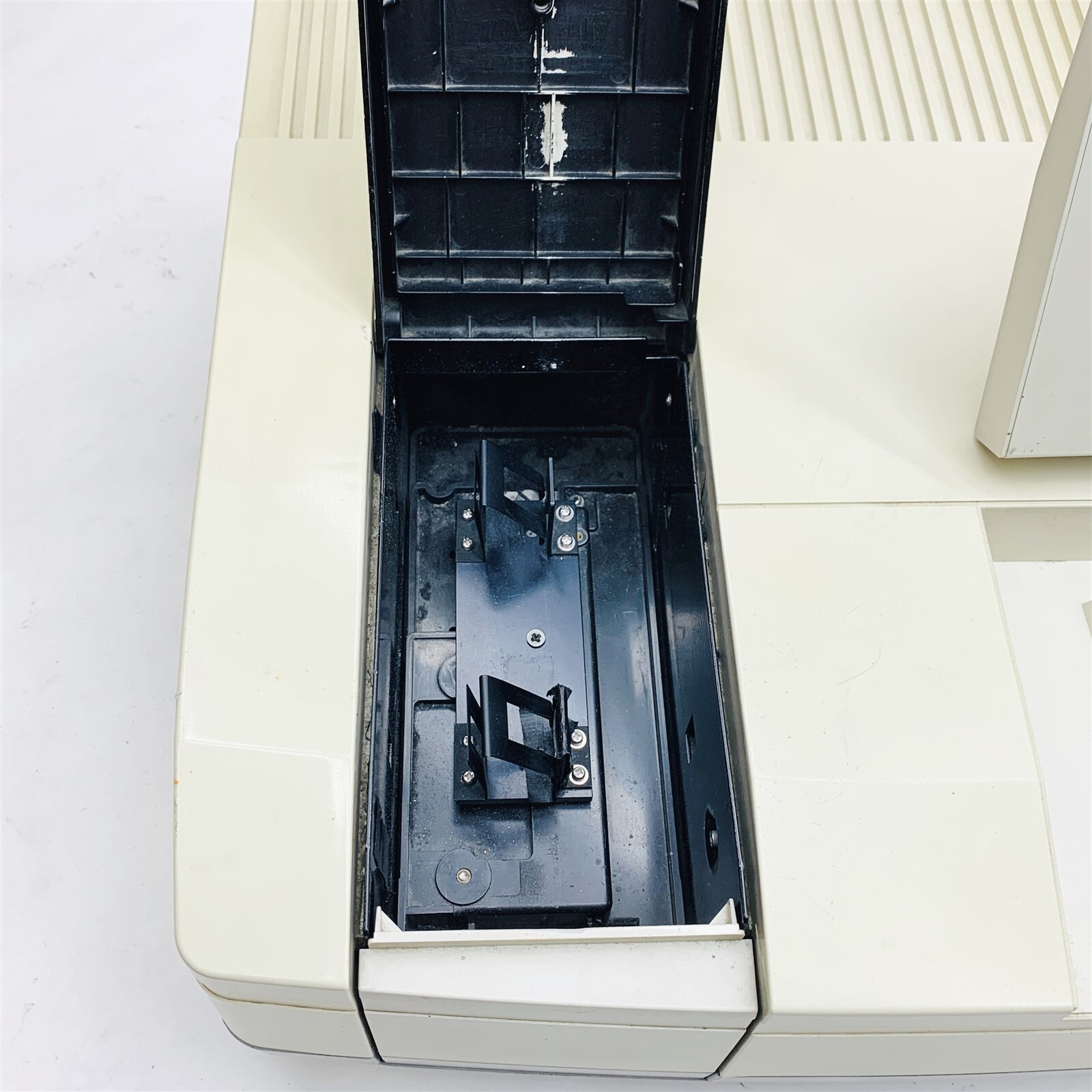 Shimadzu UV-1601 UV-Visible Spectrophotometer DNA Protein Enzyme Analyzer Parts