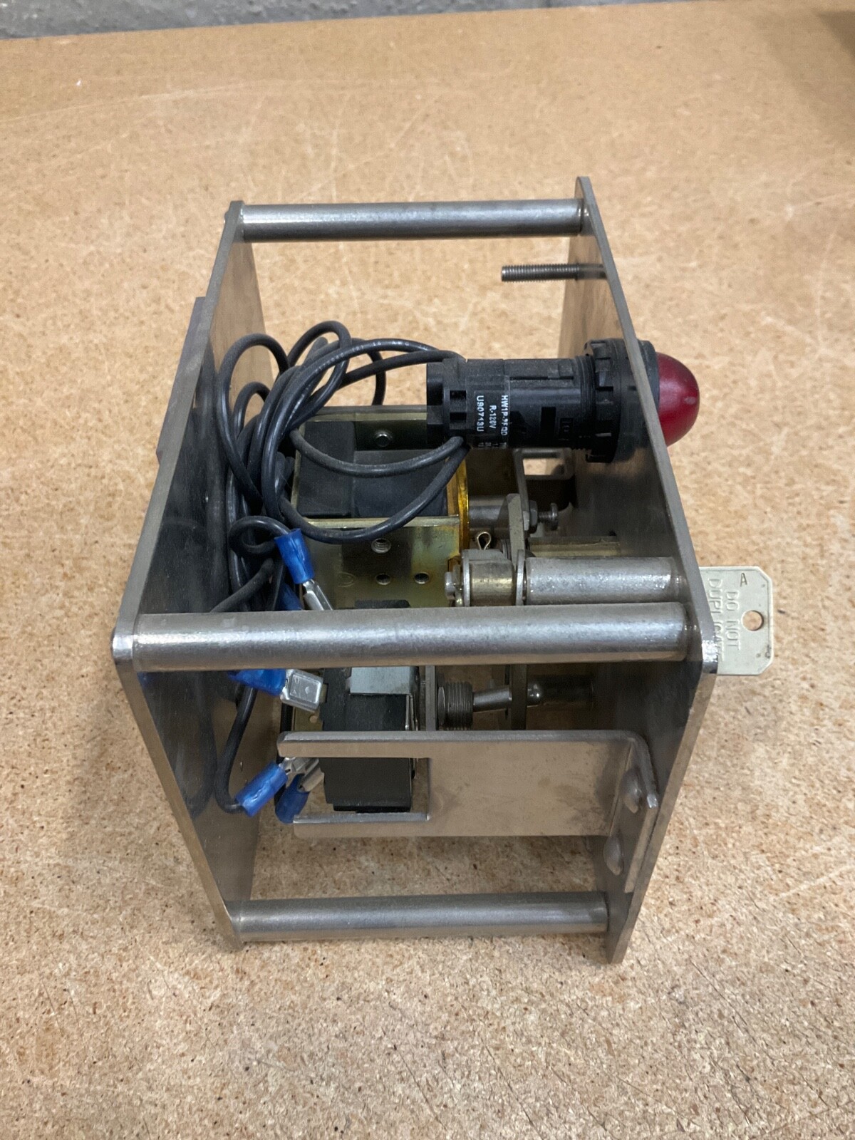 Superior Interlock S1059001YPBL Electrically Held Actuated Locking 120VAC