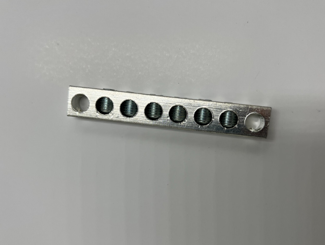 (QTY 100) Ground Bar 4-14CU9AL 6 Position 2 Mounting Holes 2.77 in x 0.43 in
