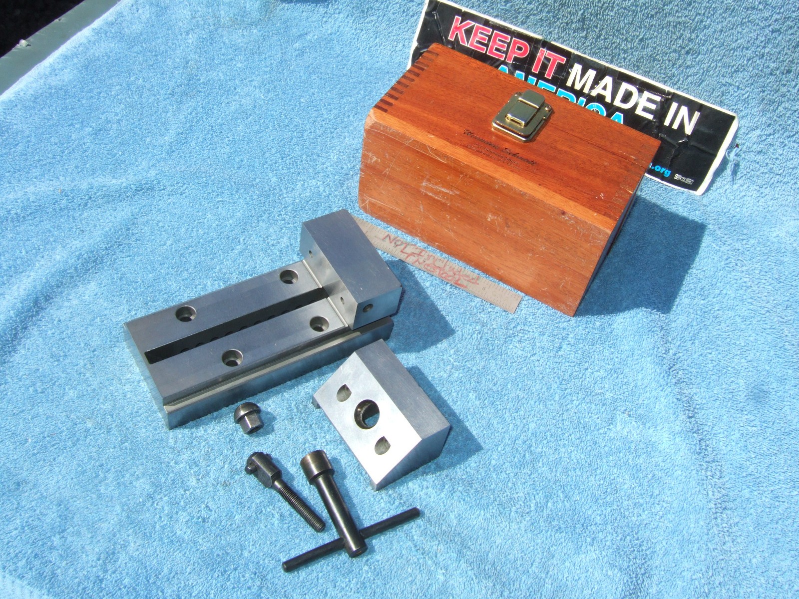 Hermann Schmidt V0 4 toolmakers grinding screwless vise 3in 4in cap B4 MACHINIST