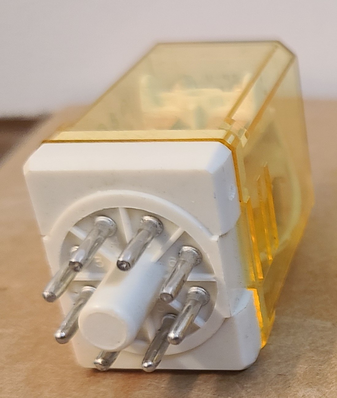 IDEC RR2P-U RELAY AC 240V – NEW NO BOX!