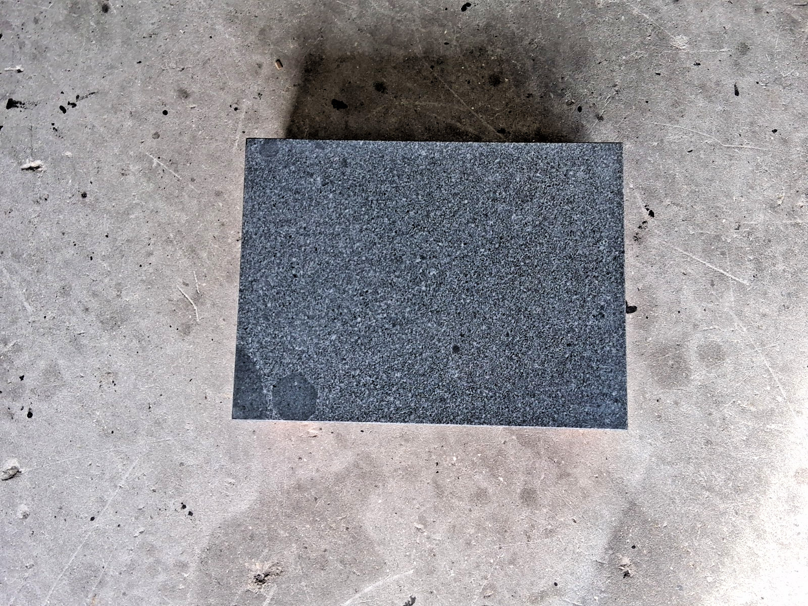 Precision Granite Inspection Surface Plate 18″ Wide 24″ Long 3″ Thick 01940527