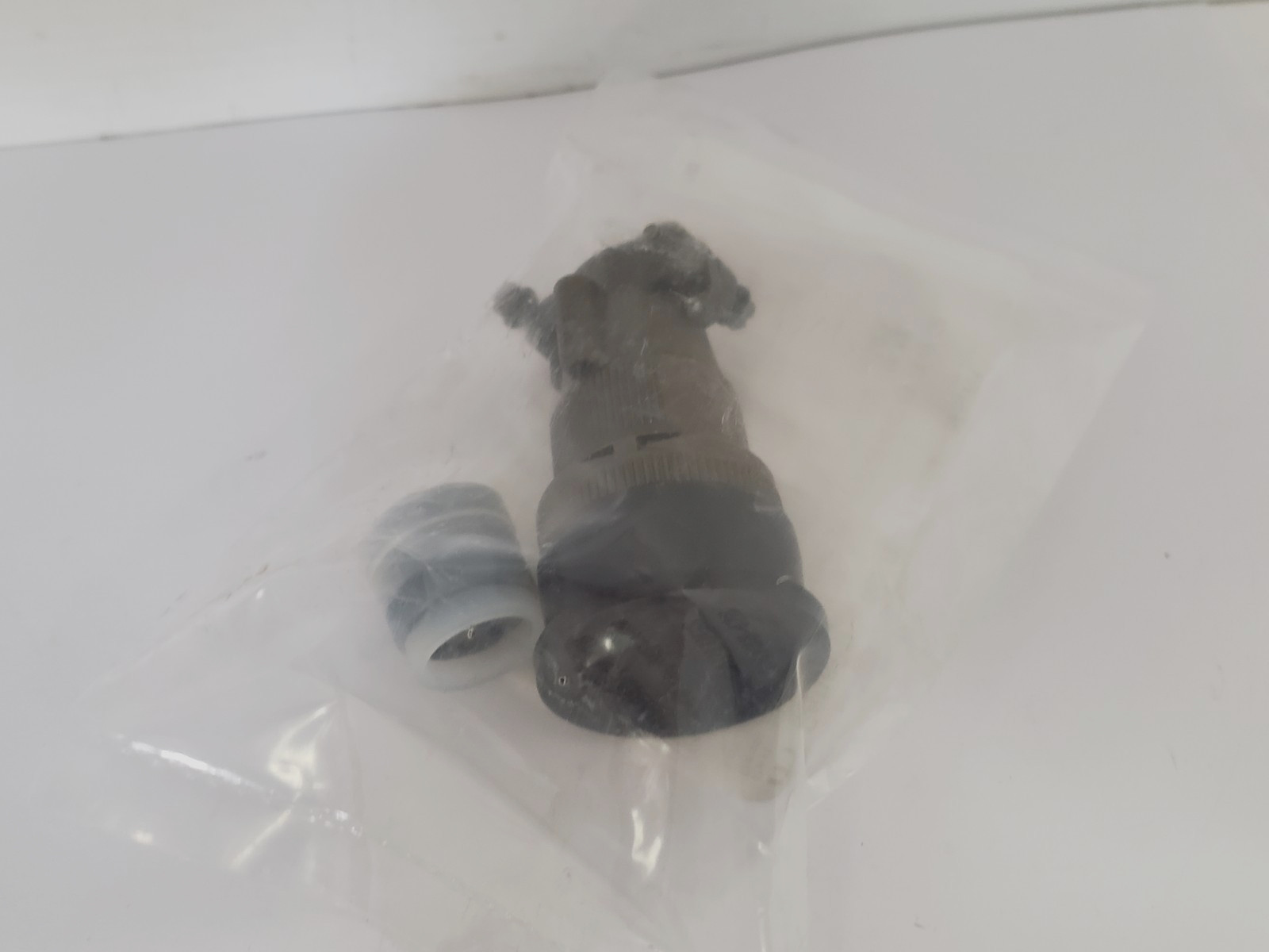 ITT CANNON MS3106F18-1S CIRCULAR CONNECTOR 10 CONTACTS SOLDER SOCKET NIB