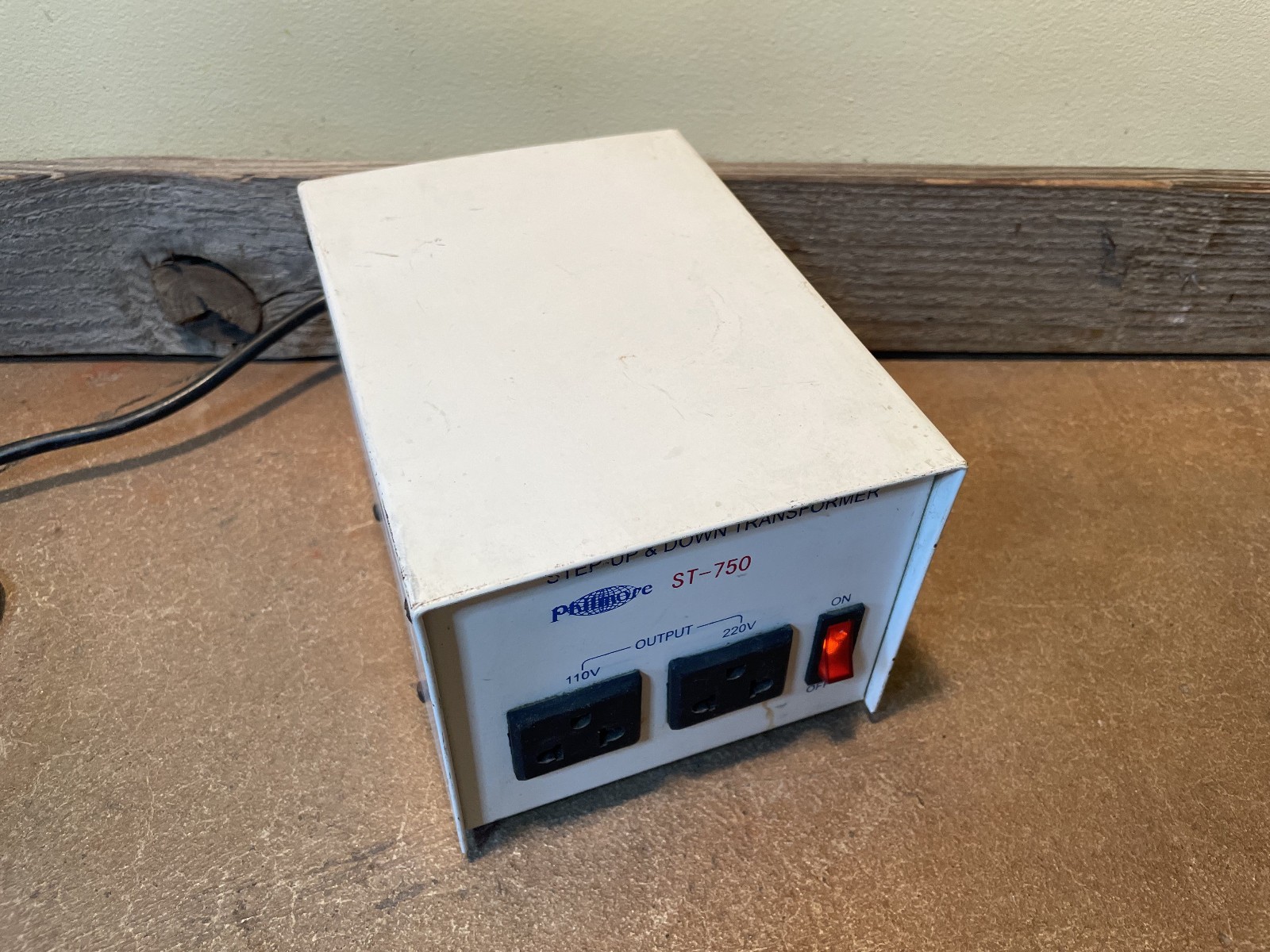 Philmore Mfg. ST 750 Step-Up & Step Down Power Transformer