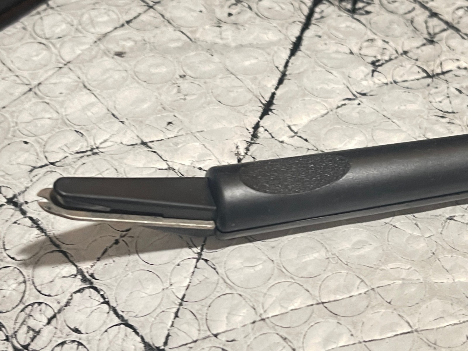 Universal Office Products 10700 Wand Style Staple Remover, Black(K13)