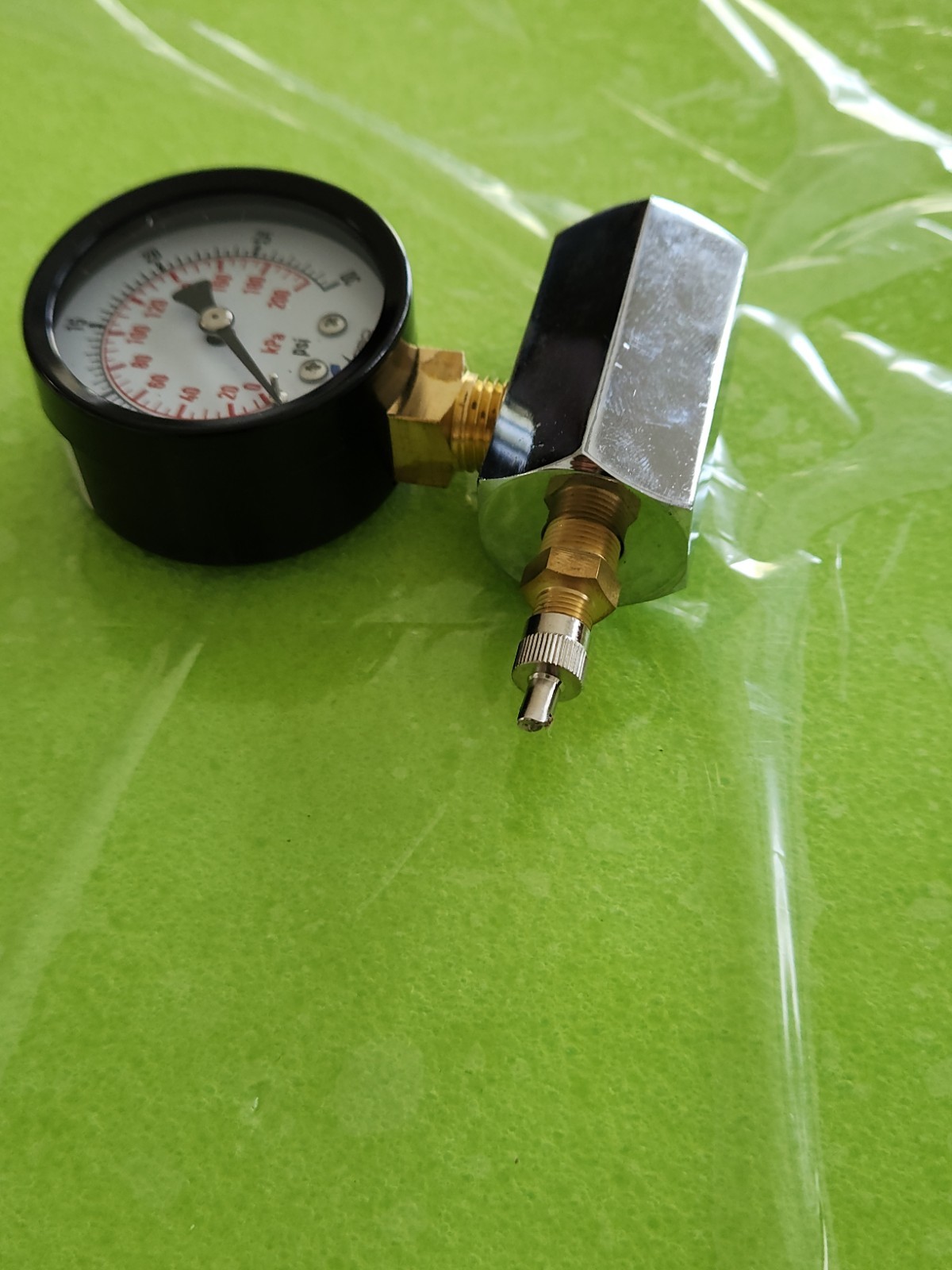 CARBO Instruments 2″ Gas Test Pressure Gauge 3/4″ FNPT 30PSI – PG-030