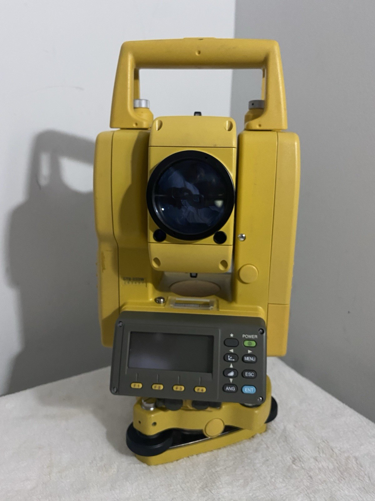 TOPCON GTS-233W ( GTS-230W Series) 3” Electronic Total Station W/ Case & Charger
