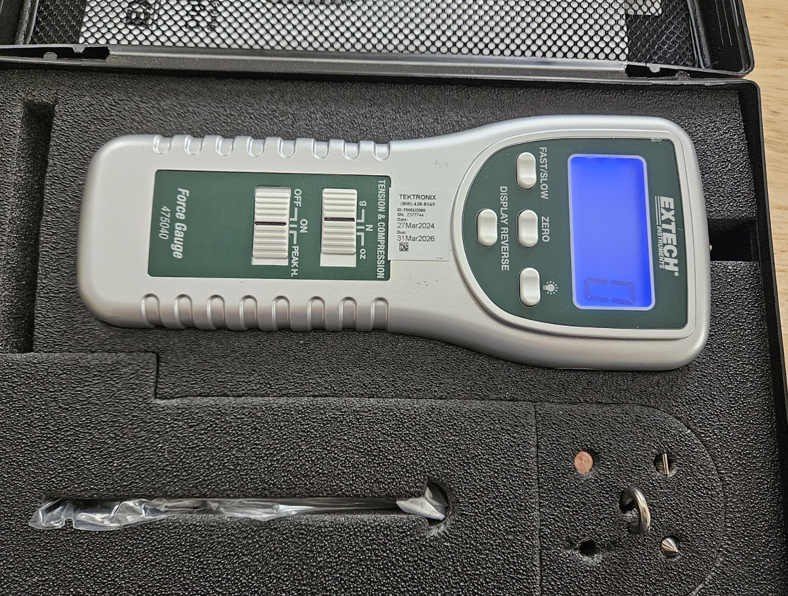 Extech 475040: Force Gauge Meter with User’s Manual and Case