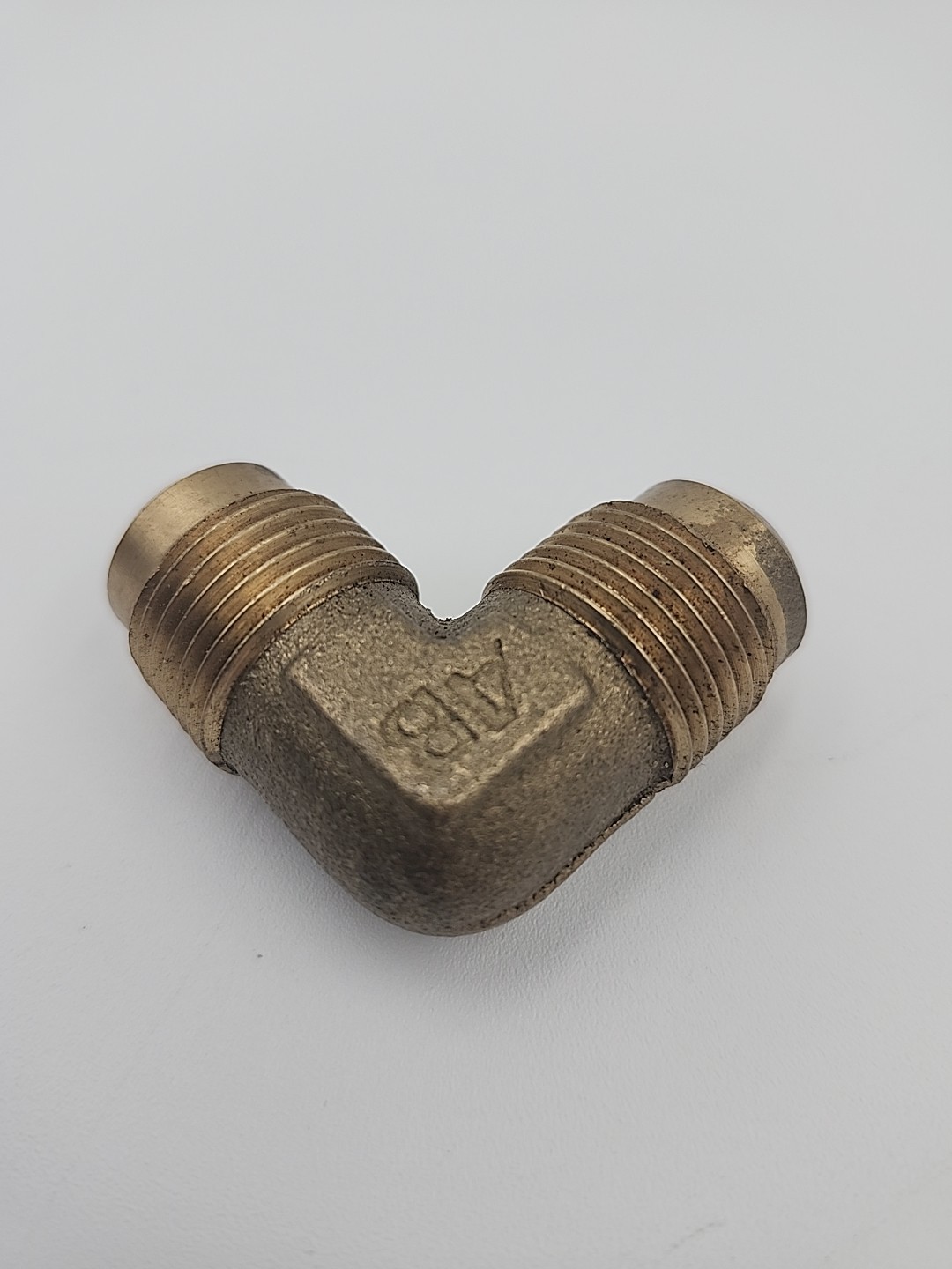 5/8″ x 5/8″ Brass Fitting, Flare 90 Degree Elbow Tube Fitting 5/8”OD Pipe