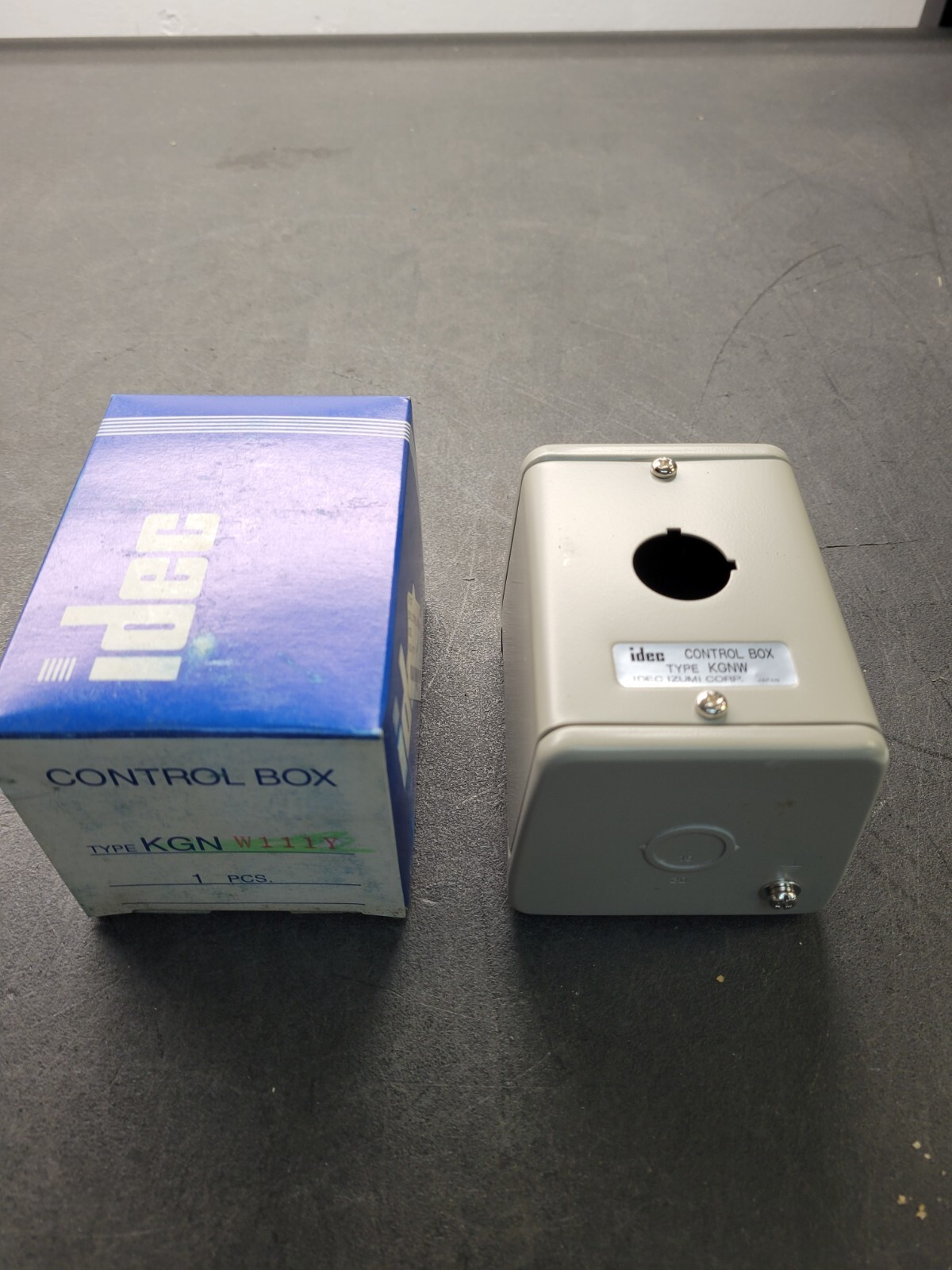 Idec KGN-W111Y Control Box.