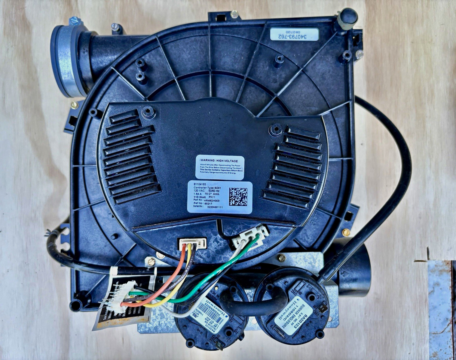 Honeywell Inducer Fan Assembly HR46GH003 120V 1.64A 1-Phase Black