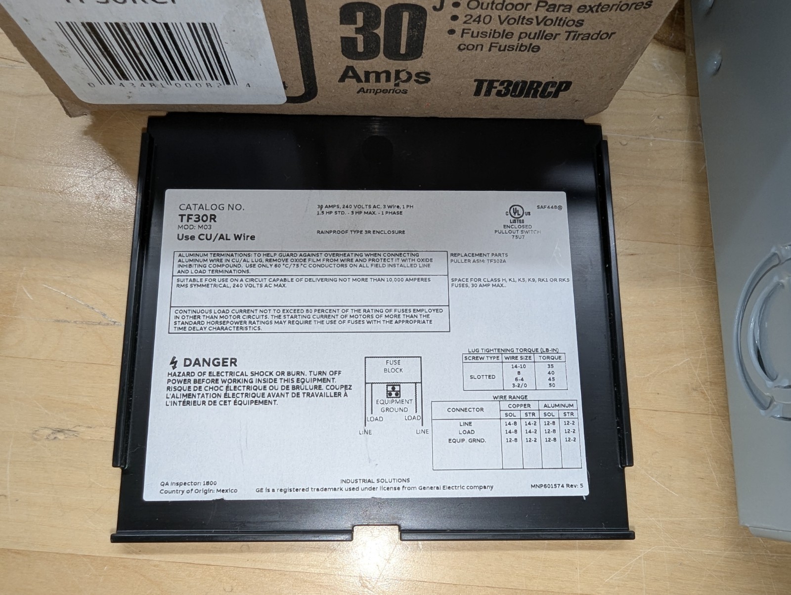 GE Air Conditioner Disconnect T30RCP [30-Amp 120/240Volt Fused]