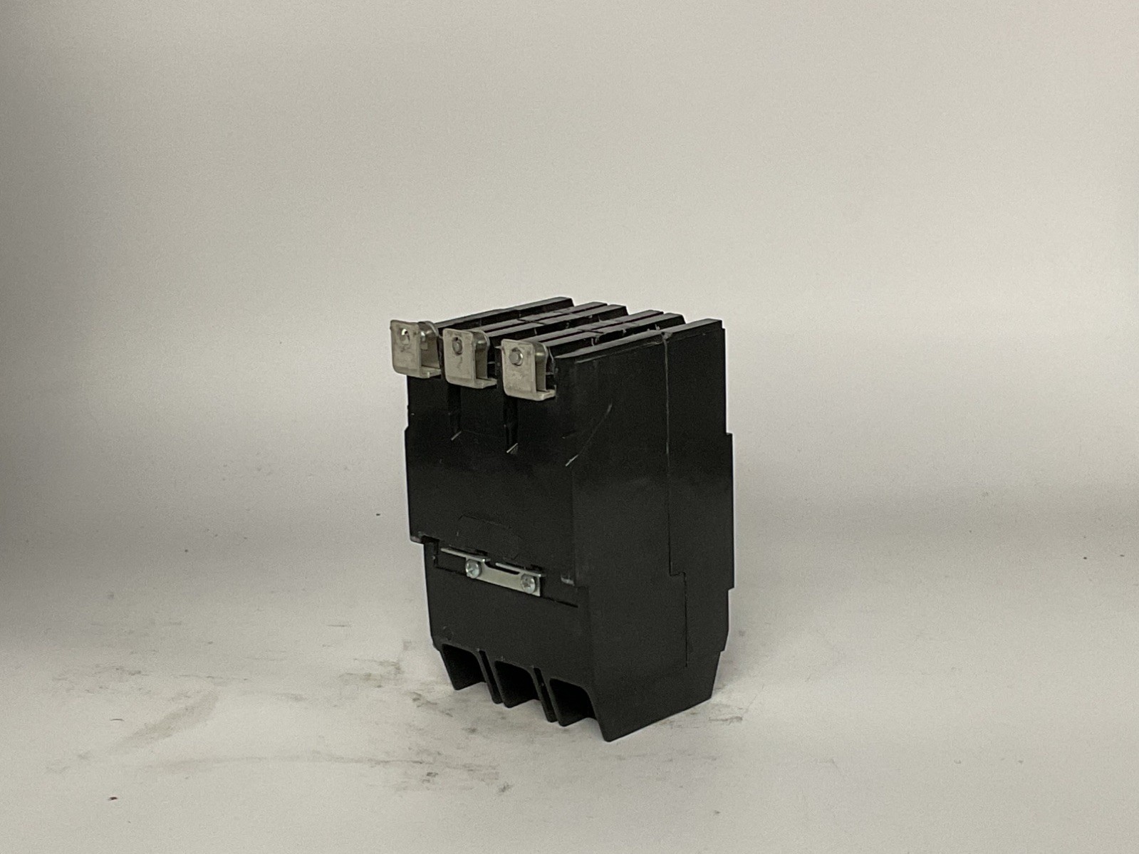 General Electric 3 Pole 30Amp 480v Circuit Breaker