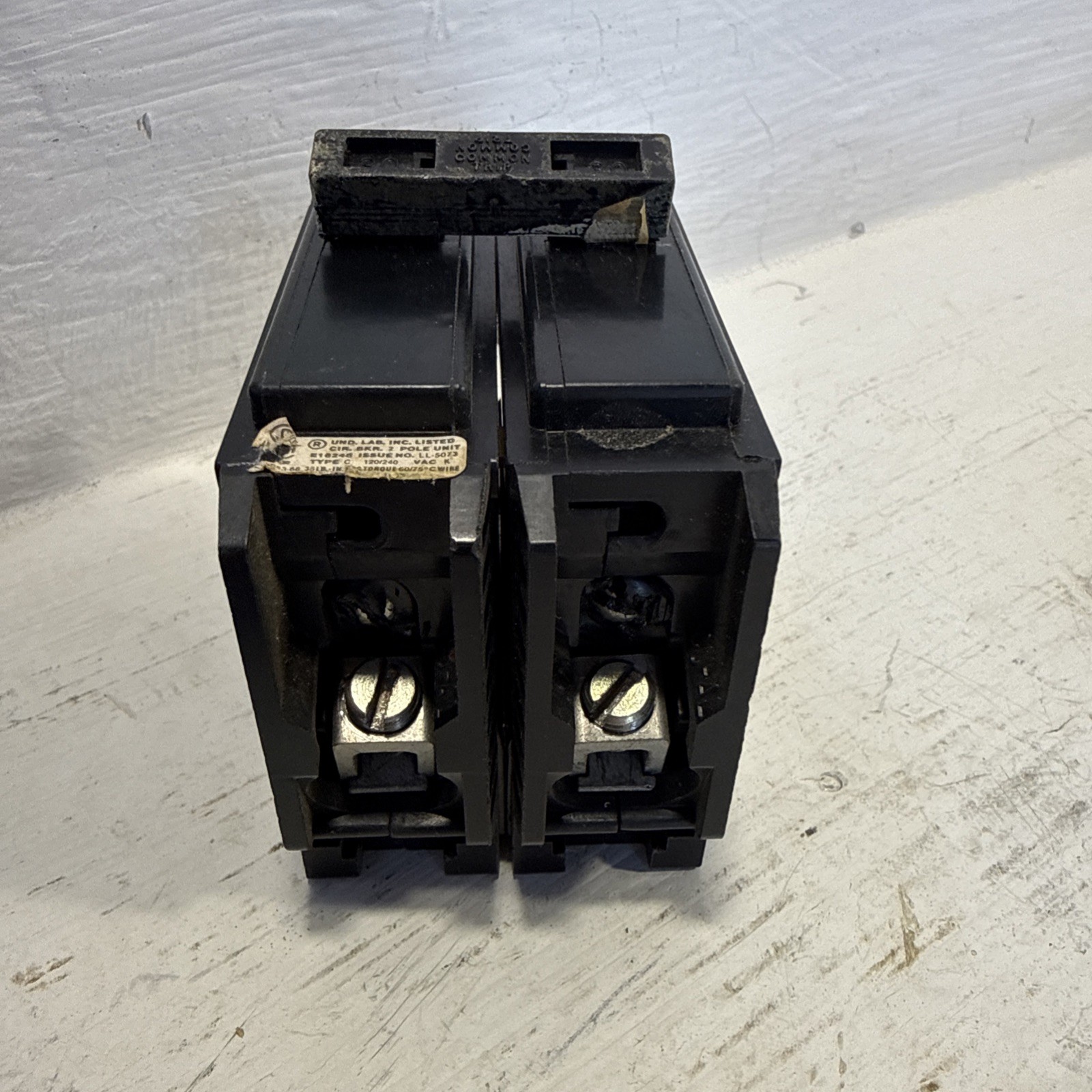 GTE Sylvania C230 30 Amp 2 Pole Circuit Breaker Type C 120/240V 30A 2P Plug In