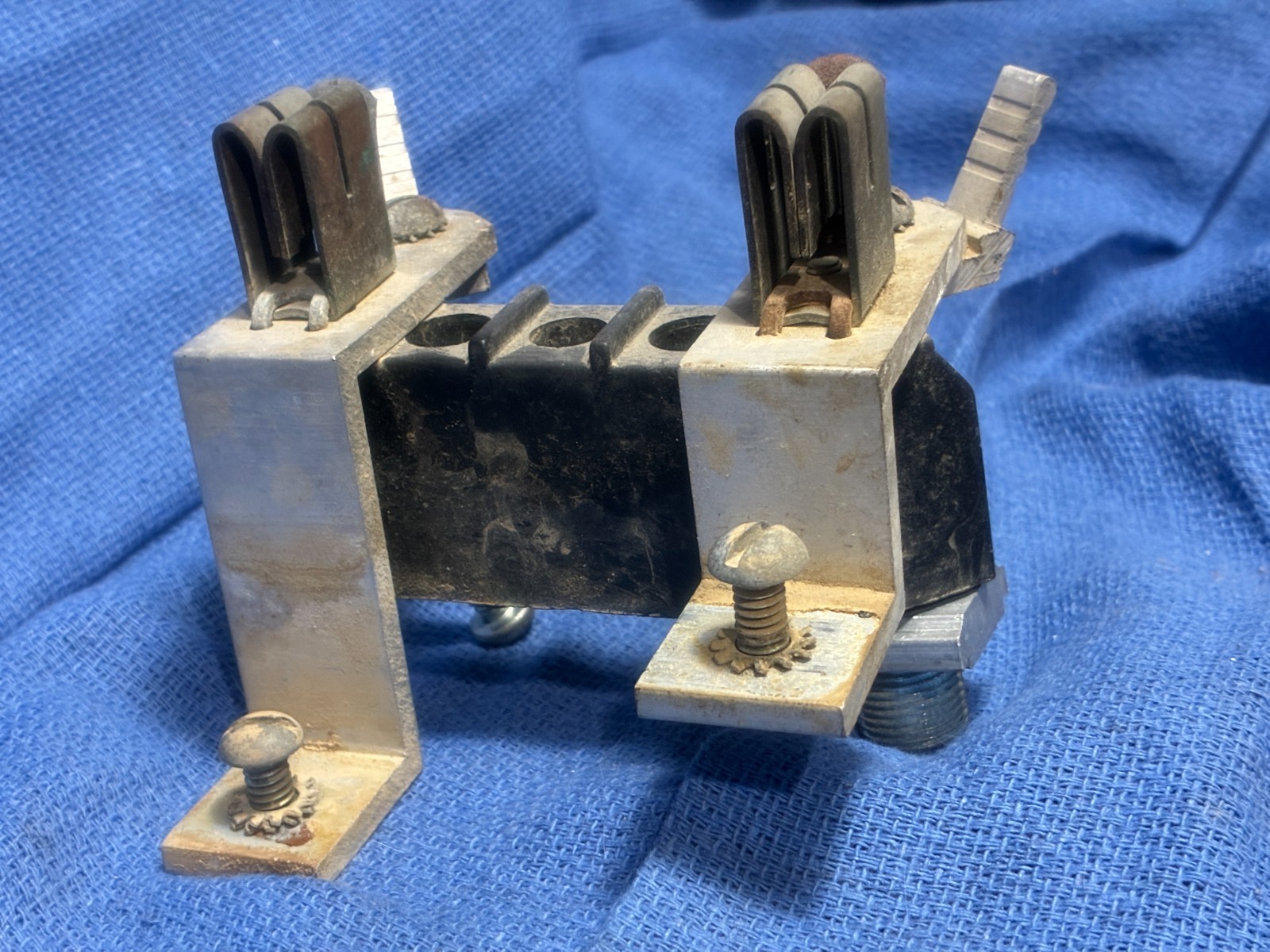 1970s VINTAGE 4 GANG APARTMENT MILBANK METER SOCKET REPAIR PART GUTS TOP SIDE