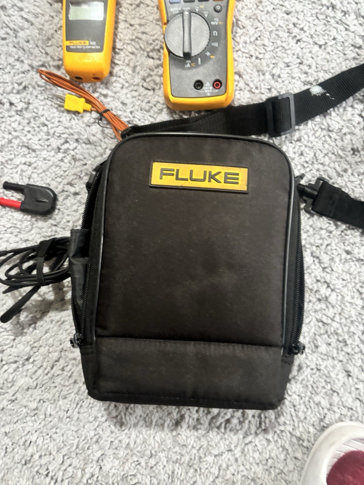FLUKE 116/323 Kit HVAC True RMS Multimeter and Clamp Meter Combo Kit 4296029