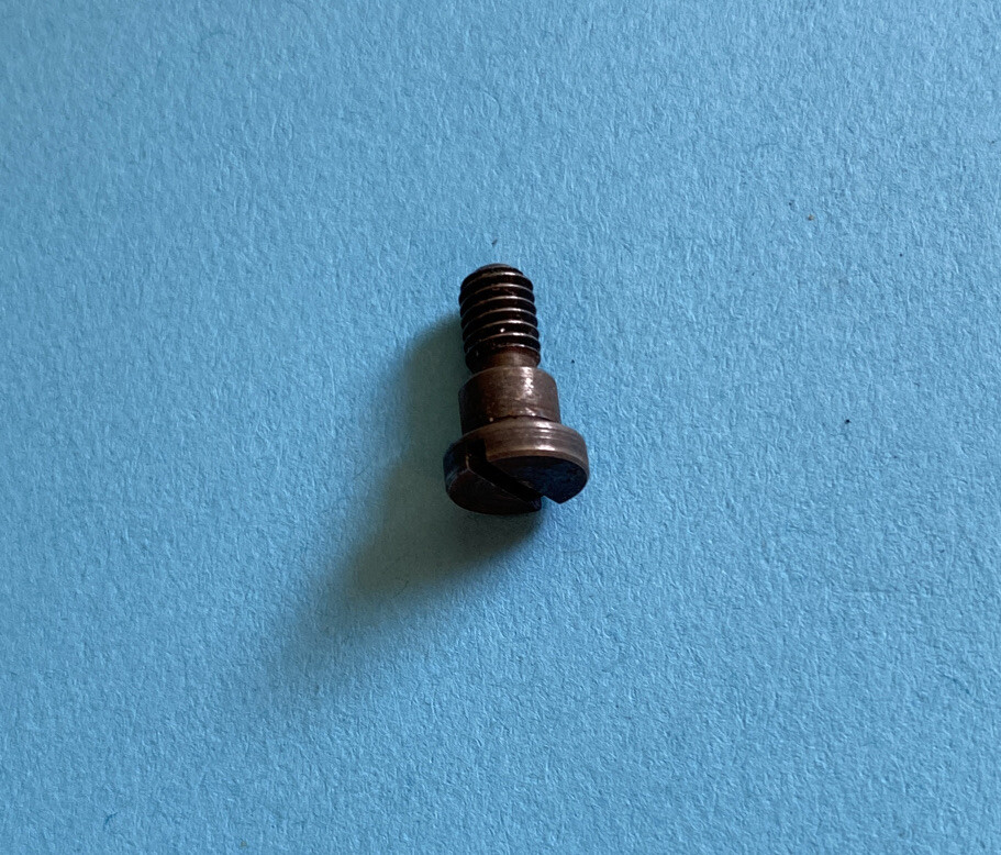 *NOS* 86-SINGER-SCREW FOR SEWING MACHINES-FREE SHIPPING*