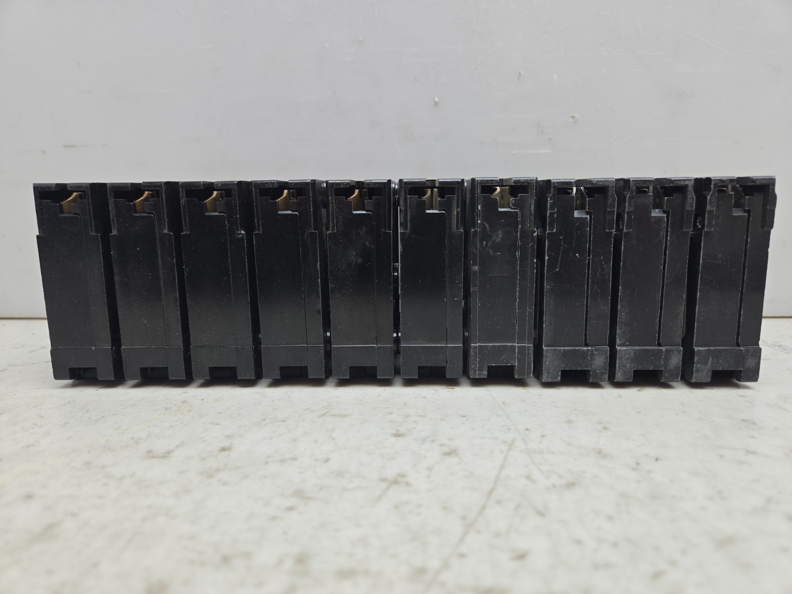 Mixed Lot of 31 Single Pole Circuit Breakers 20A Eaton Cutler Hammer Square D