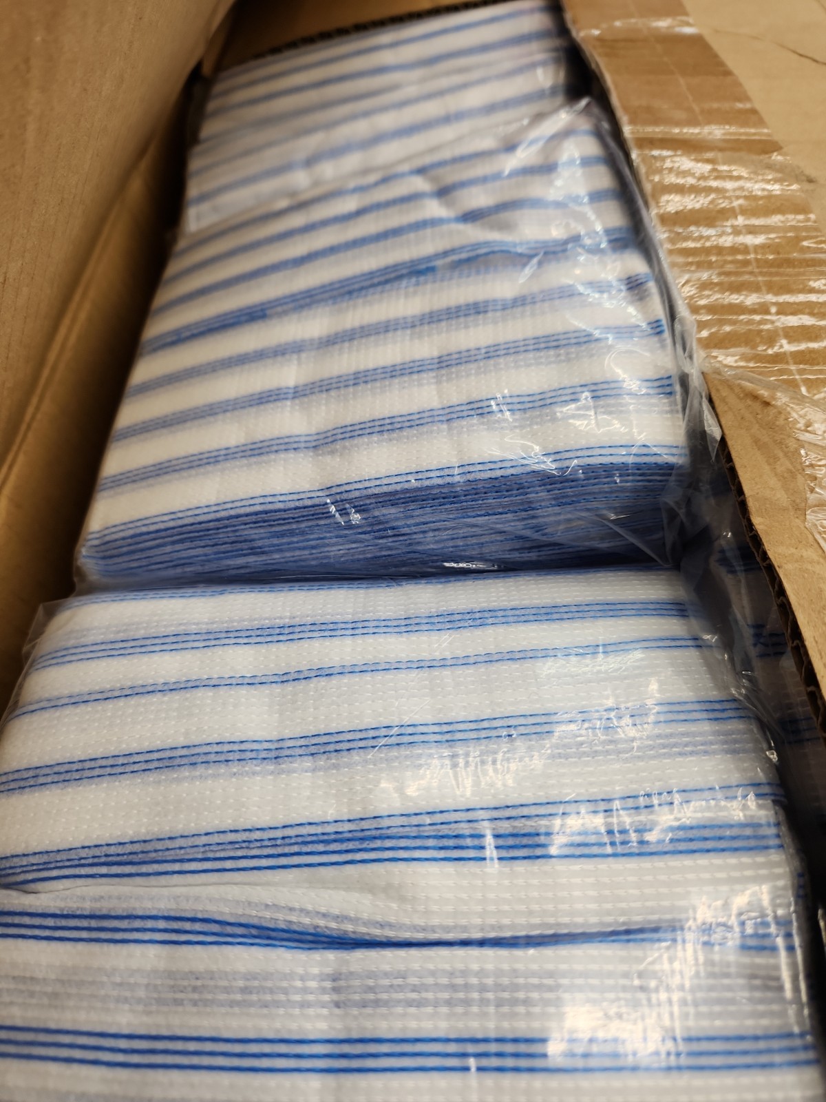 Rubbermaid Commercial HYGEN 2134283 Cleaning Cloths – White/Blue (600/CT) New