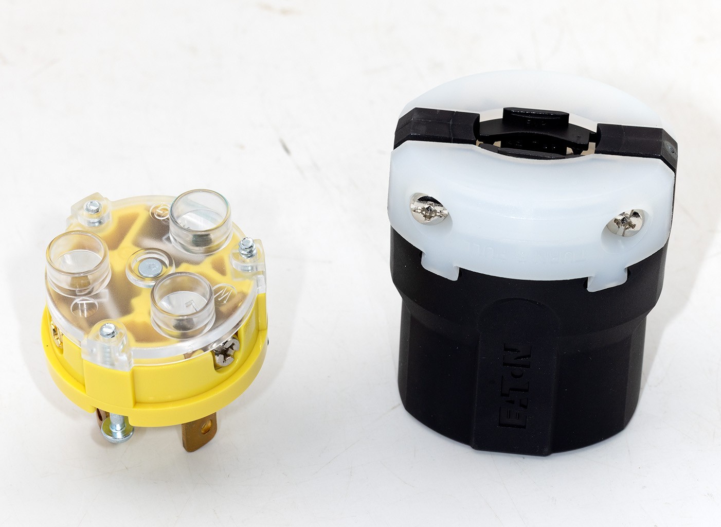 Eaton AHCL530P Industrial Locking Plug NEMA L5-30P 30A 120V 2-Pole 3-Wire