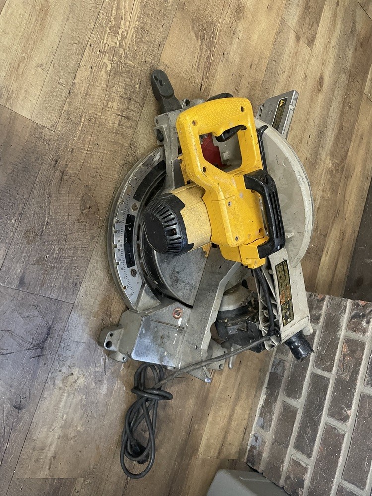 Dewalt Mitre Saw dw715 – PPSKN (323847)