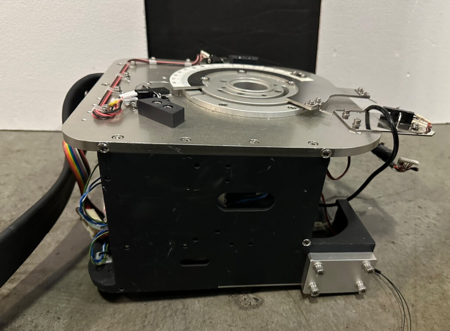 AS IS UNTESTED Daifuku Motoroized Stage CRM-3476A – For Parts