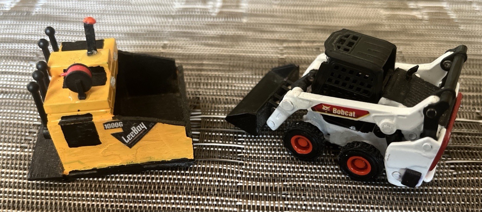 Custom Made LeeBoy 1000G Asphalt Paver 1:64 Scale (see Details & Pics)