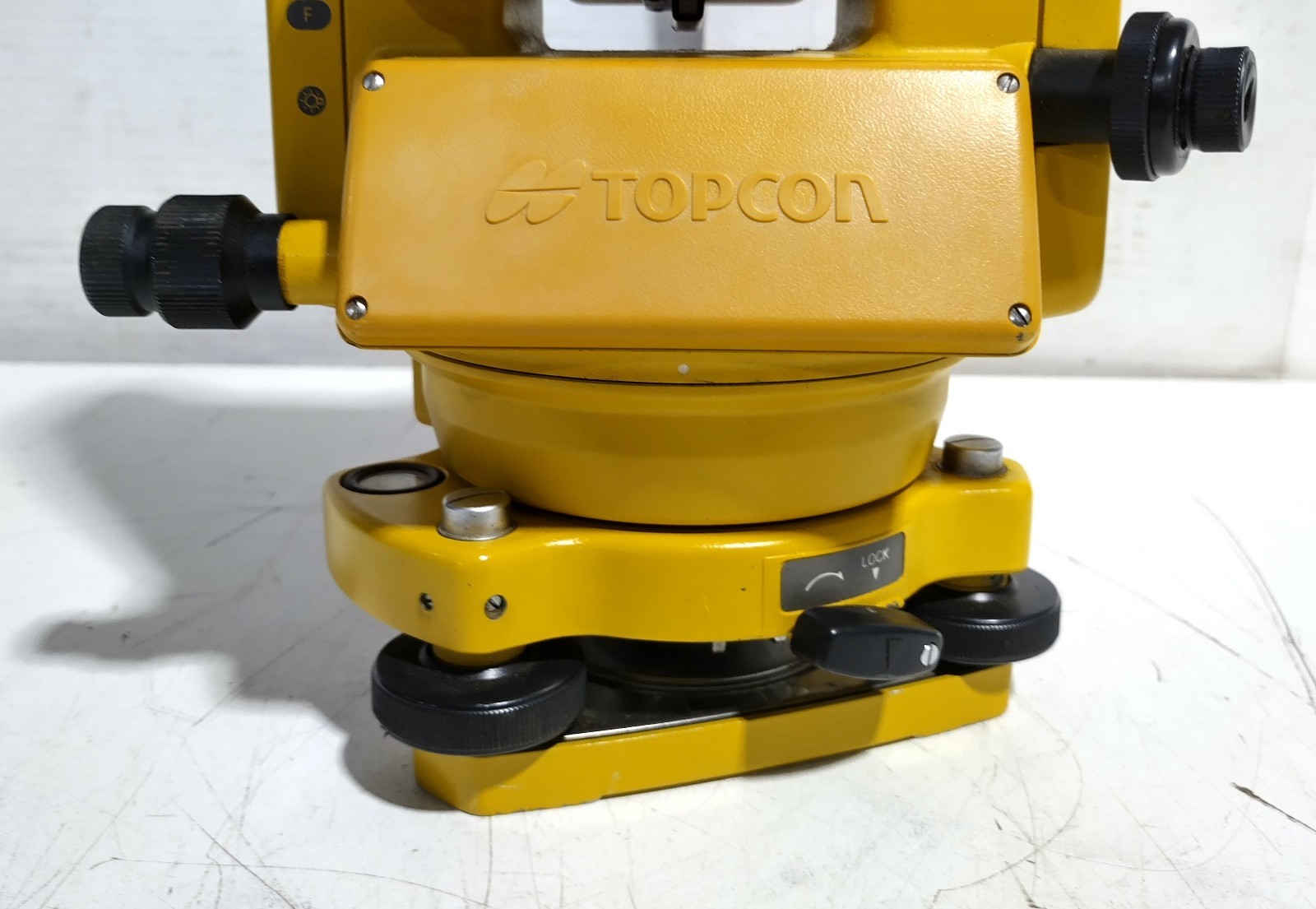 Topcon GTS-300 / GTS-304 7.2V DC Professional Electronic Survey Total Station