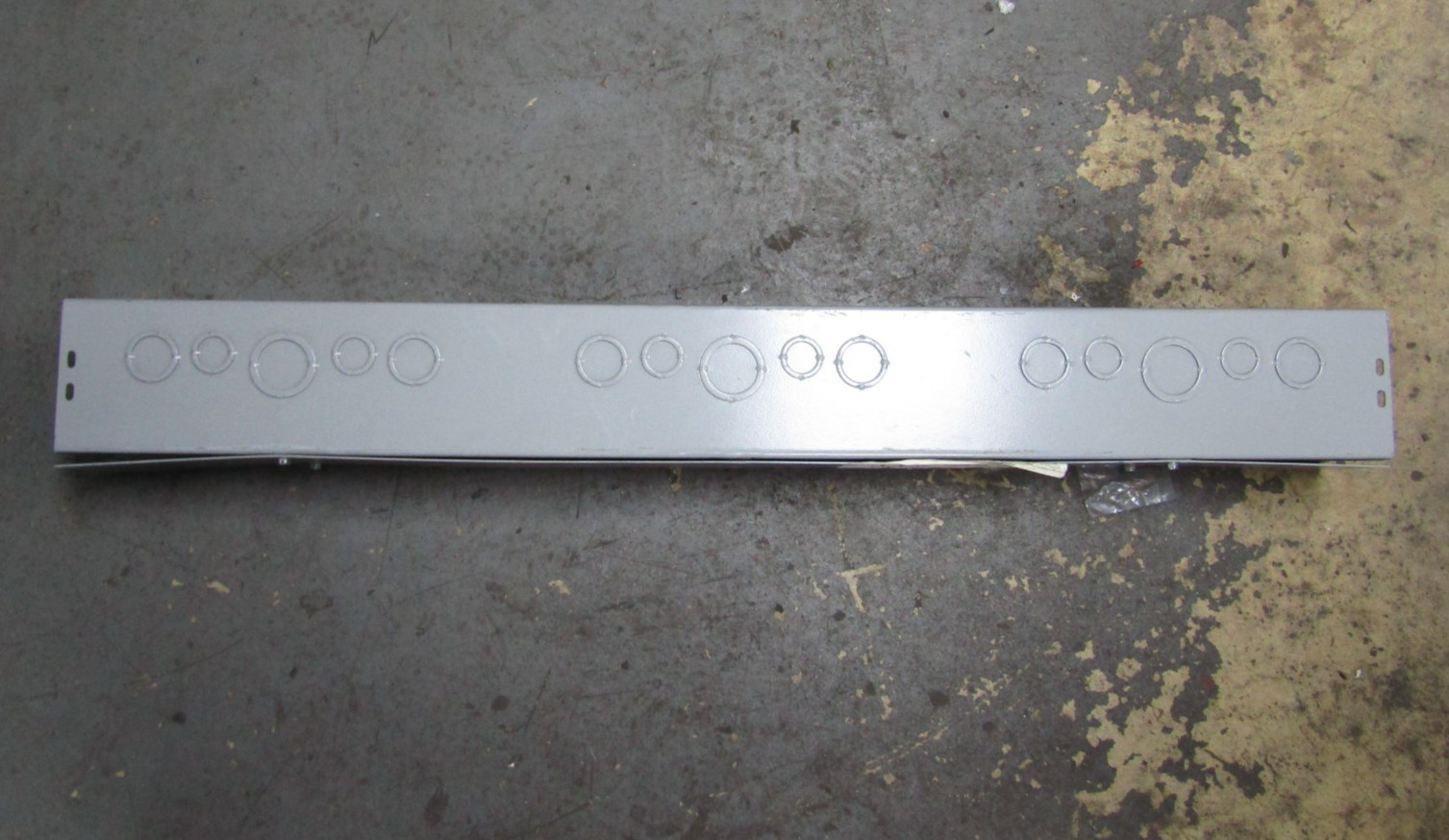 🙌 NEW MILBANK GRAY 4″ X 36″ X 4″ SCREW COVER LAY-IN WIREWAY MIL4436-GSC1