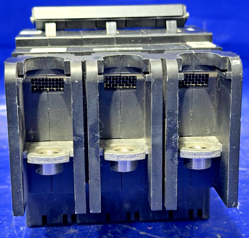 AIC25000 750 Amp 80V Airpax 3P Lineage Power Circuit Breaker 🟦