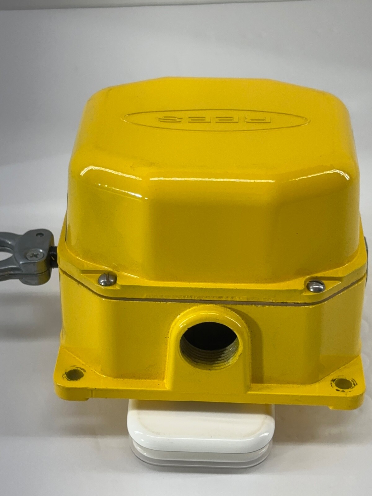 REES 04944-800 Cable Operate Switch 40 Pound