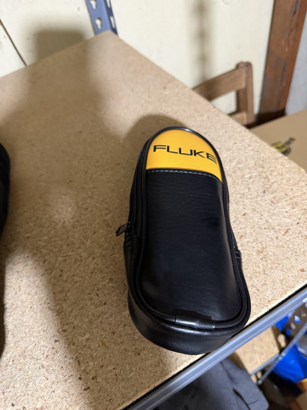 Fluke 323 True RMS Clamp Meter CAT III 600V 400A w/ Leads & Case