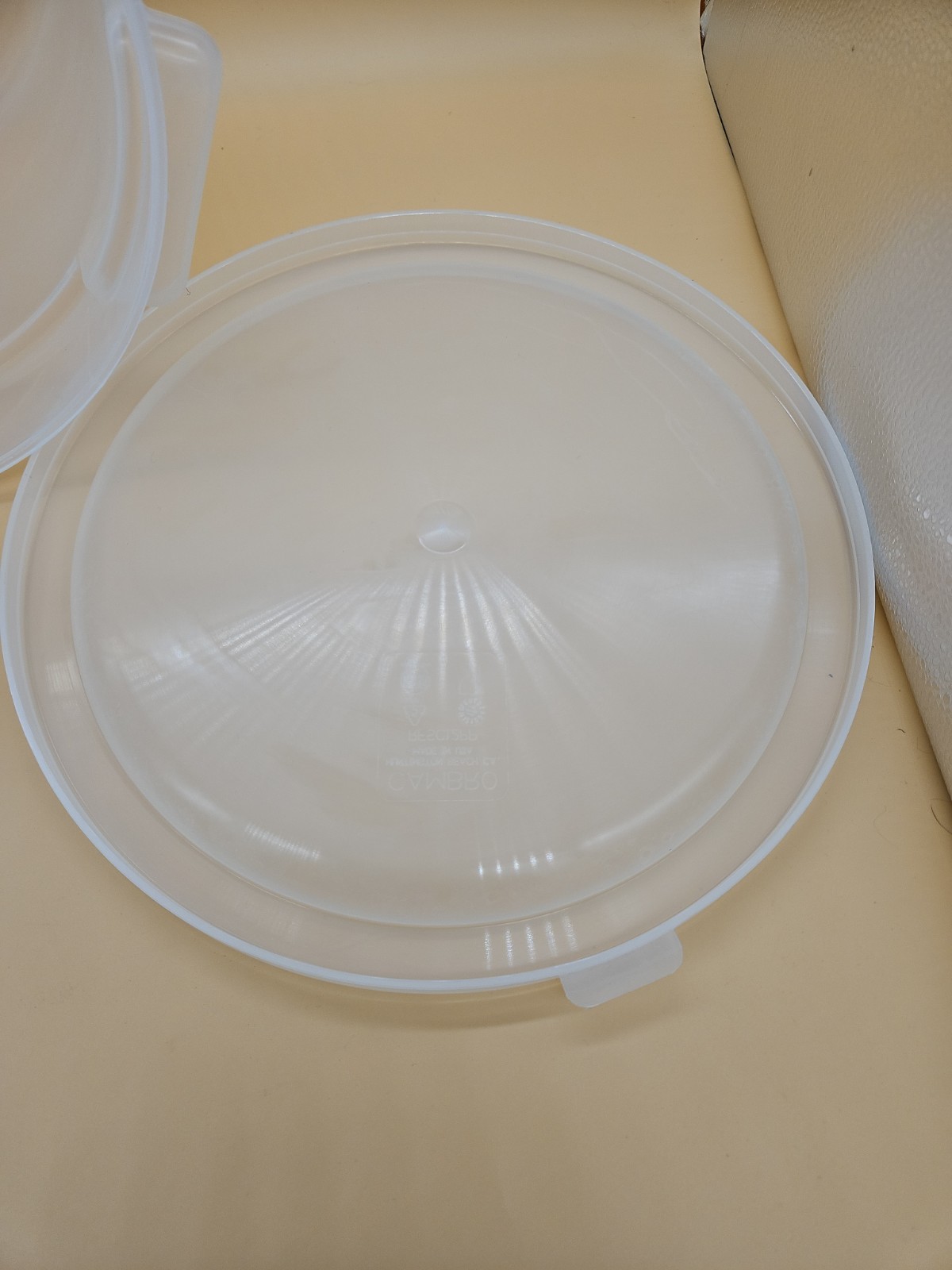 12 qt Cambro Round Food Storage Container Translucent Polypropylene NSF 8” Depth
