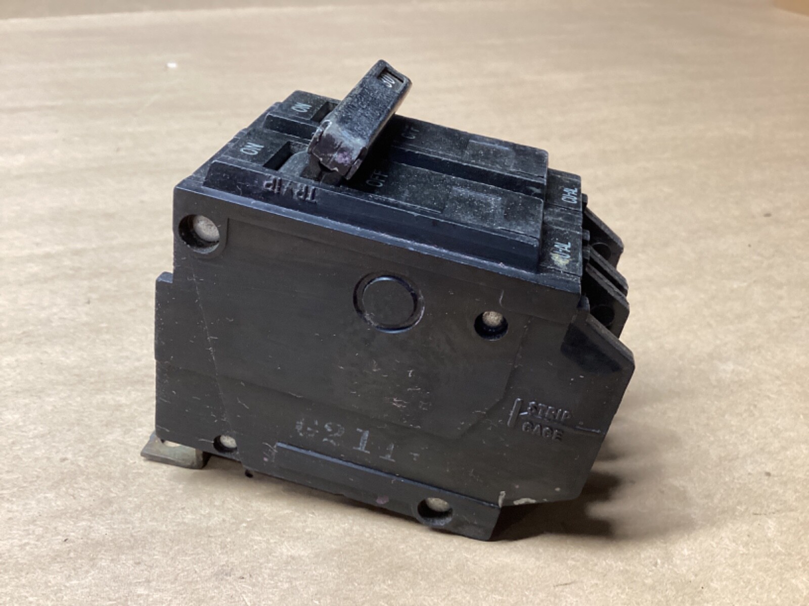 * General Electric 30 AMP 2 Pole Circuit Breaker THQB2130 #117D61*CO