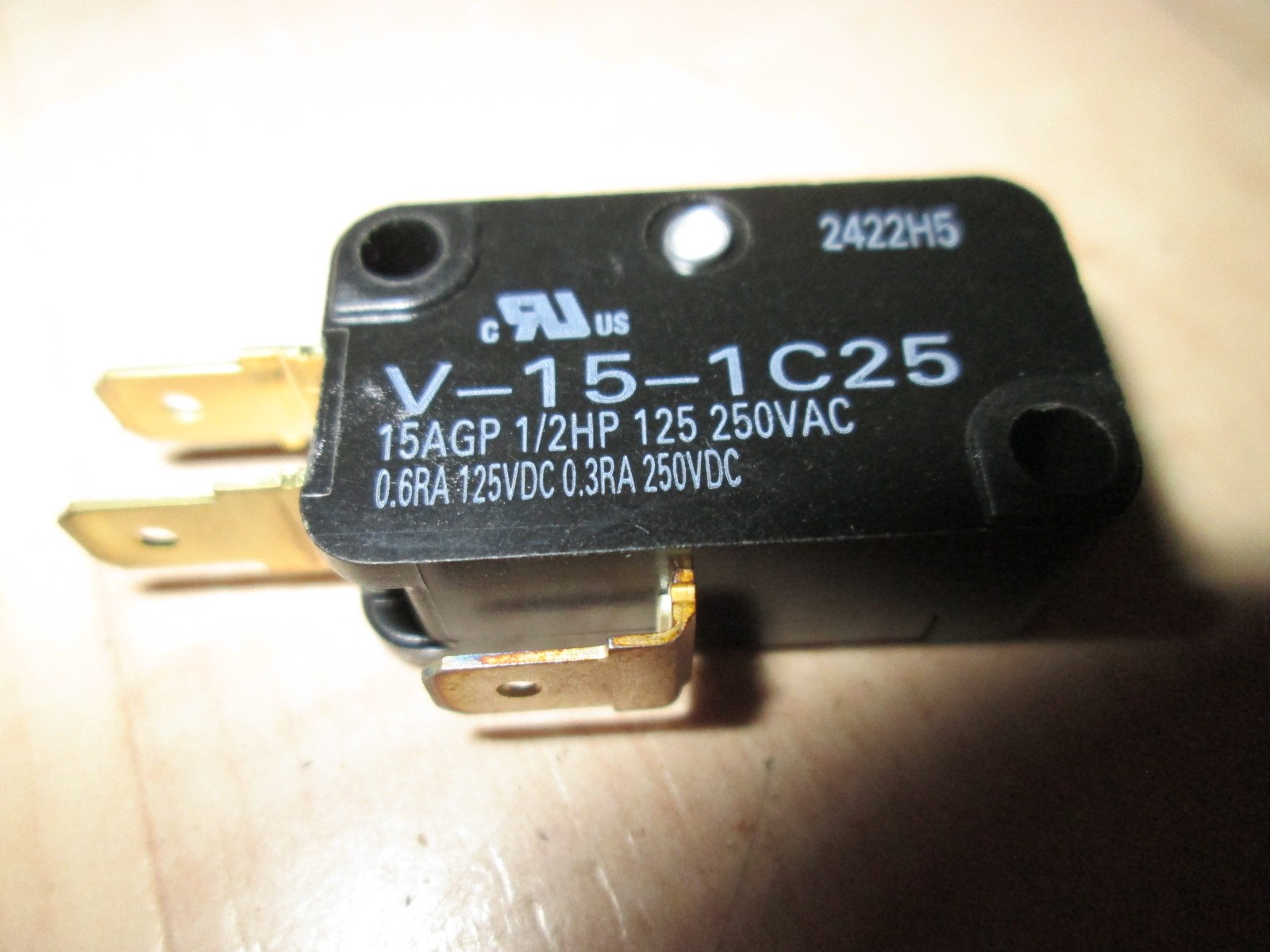 Lot of (2) Omron V-15-1C25 Micro Limit Switch 15A 125/250VAC #E66DA