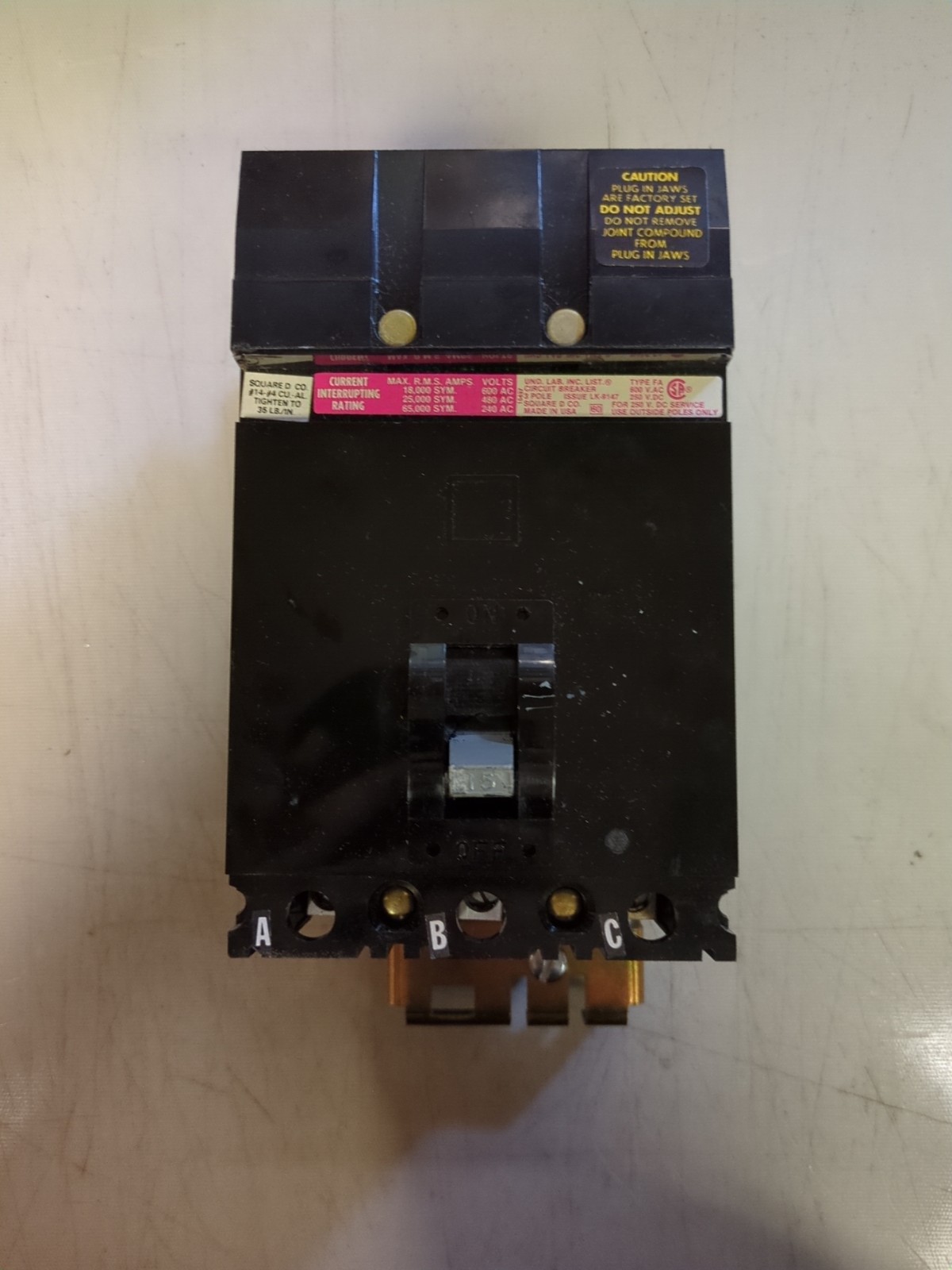 SQUARE D CIRCUIT BREAKER FH36015 **UNUSED SURPLUS**