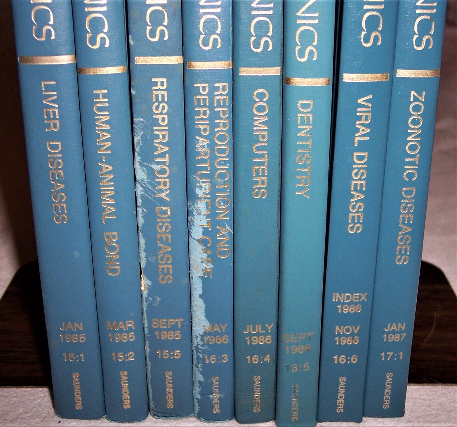 Veterinary Clinics of America Book G5 LOT of 8 Sm Animal 1985-87 As-Is Sale READ