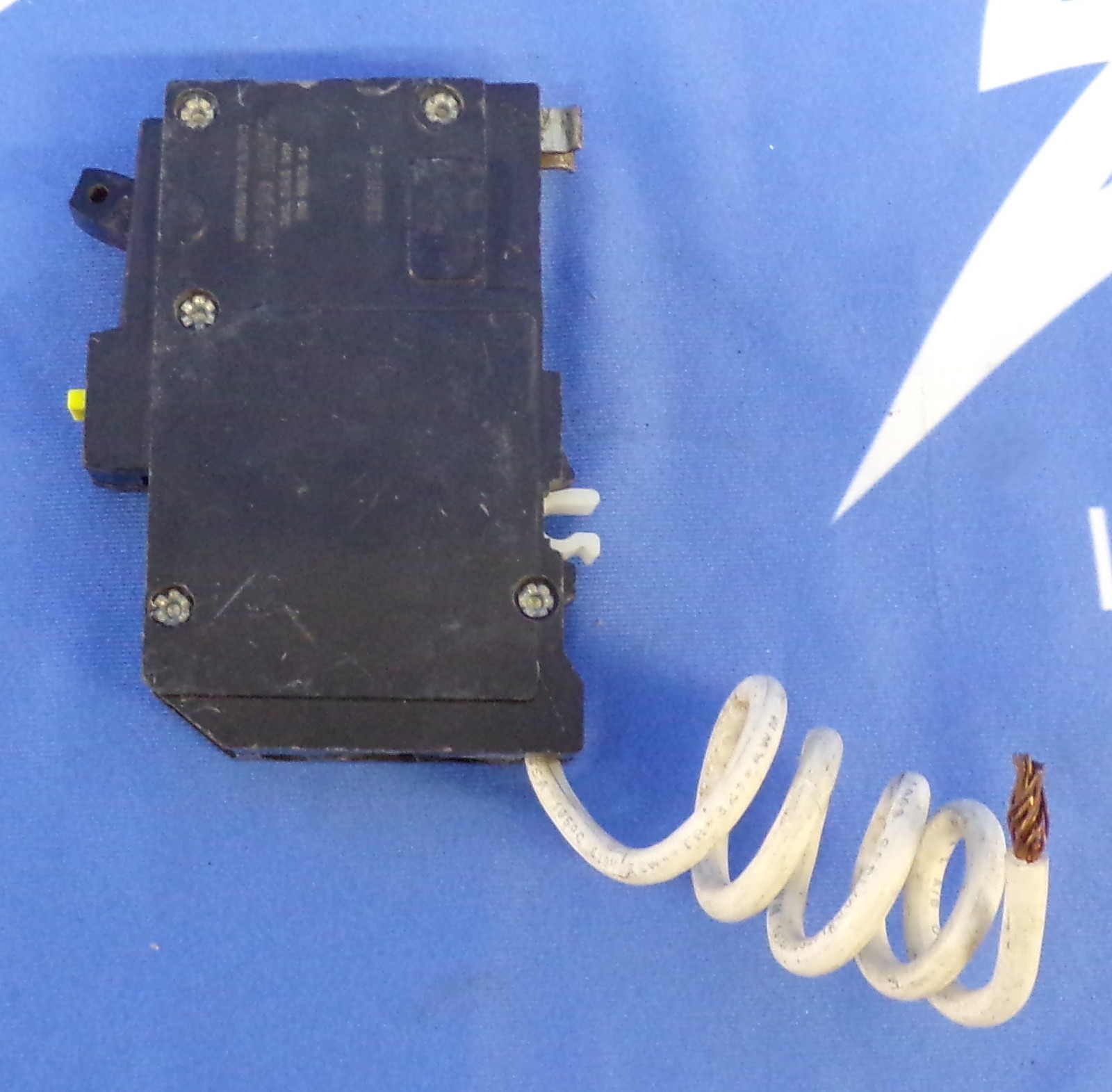 SQUARE D CIRCUIT BREAKER QO130GFI 30A 120V 1P 10k W/ GFI 1YR WARRANTY