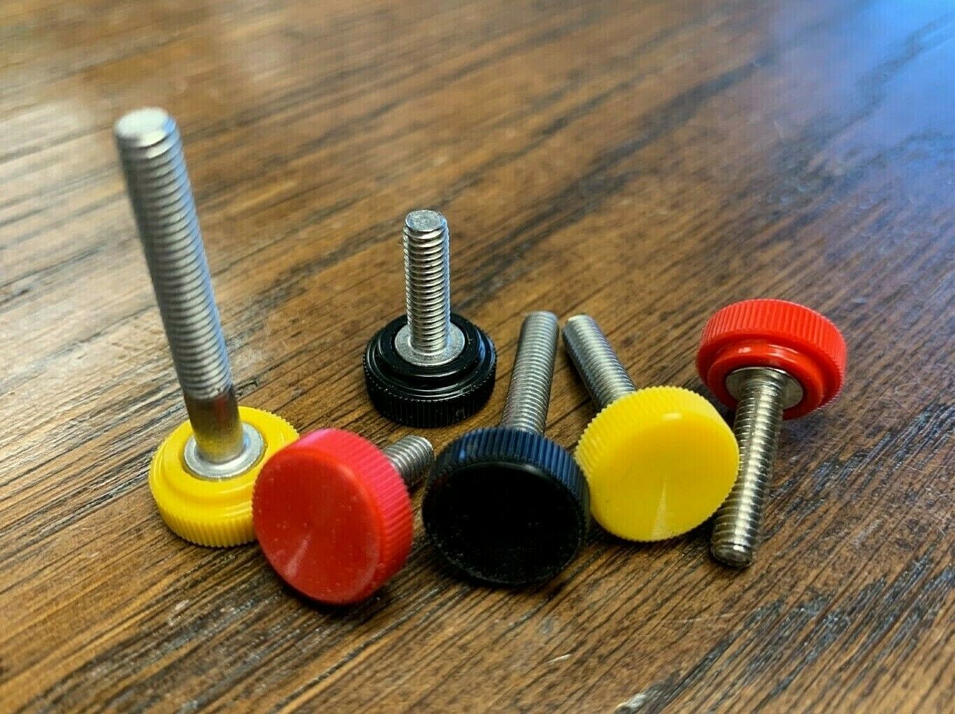 M4 Thumb Screws in Stainless Steel DIN 912 Metric, Knurled Red, Yellow, or Black